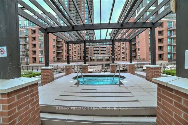 830 Lawrence Avenue W 1612, Toronto, ON M6A 0B6 photo 3