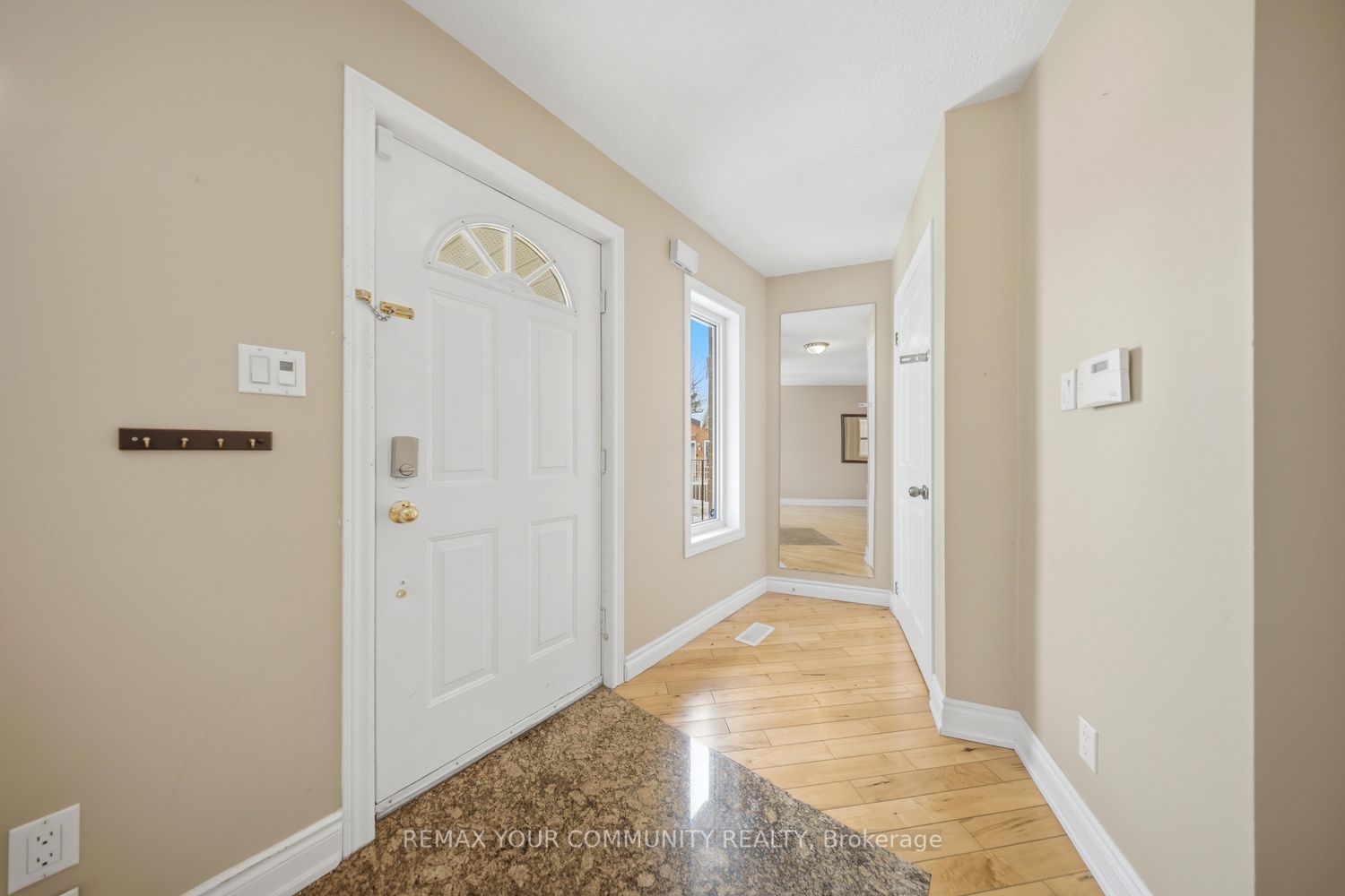 1500 Paddington Court, Burlington, ON L7M 1W7 photo 4