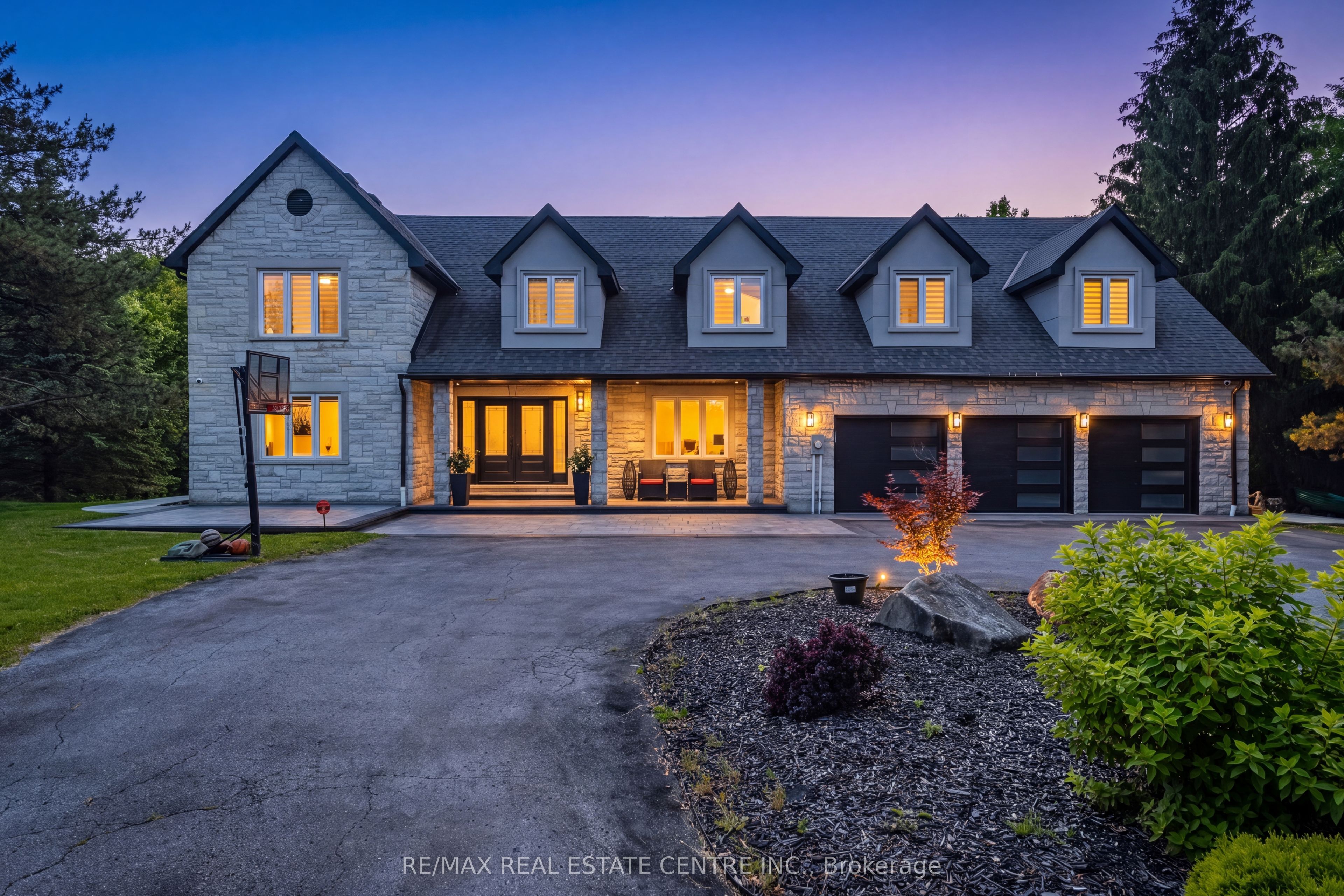 6 Country Lane Drive, Caledon, ON L7E 0B4