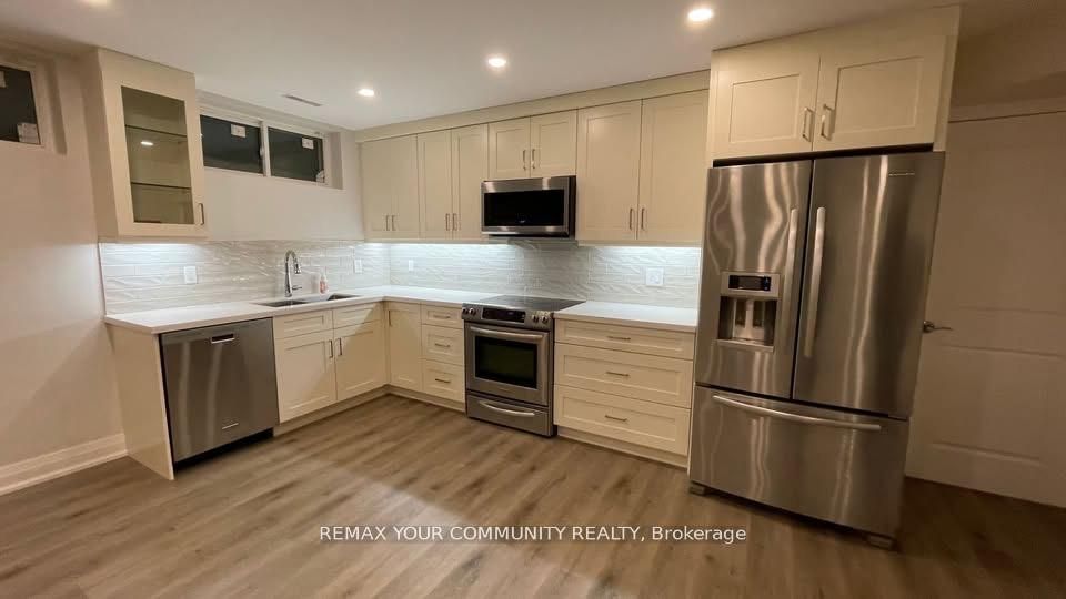 5 Raymore Drive Lower, Toronto, ON M9P 1W6 photo 2