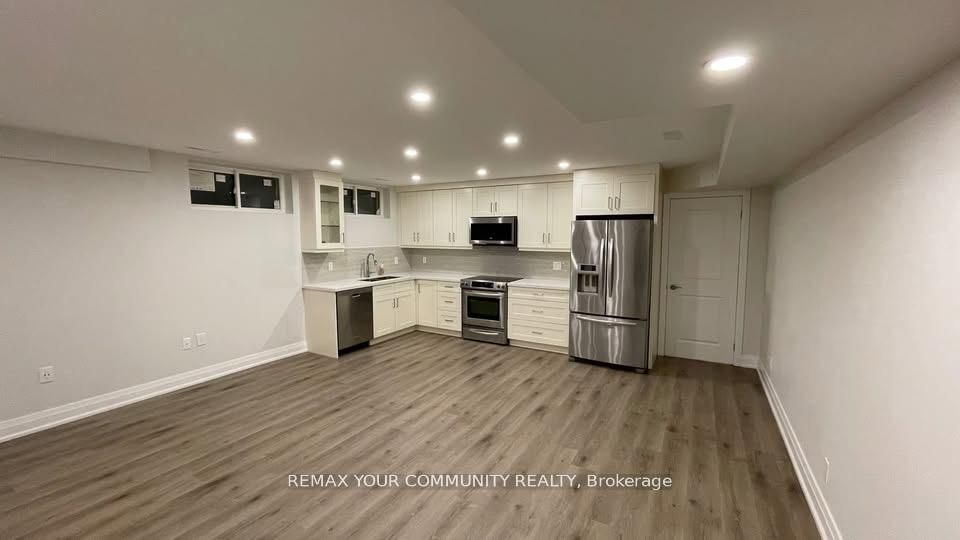5 Raymore Drive Lower, Toronto, ON M9P 1W6 photo 4