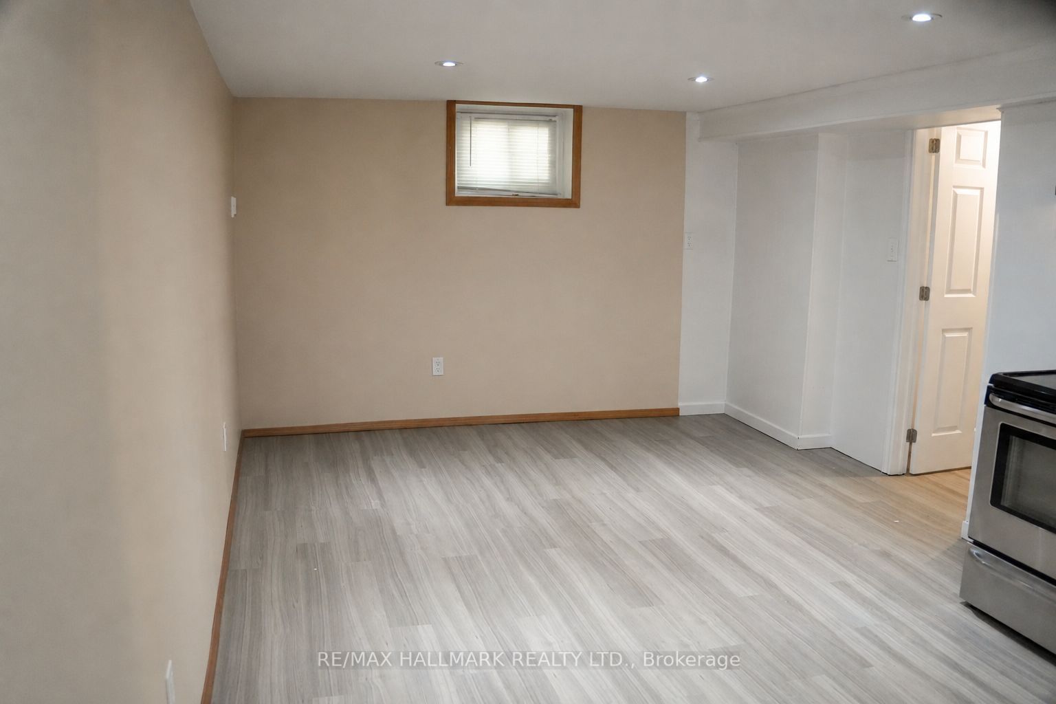1191 Islington Avenue Basement, Toronto, ON M8Z 4S8 photo 5