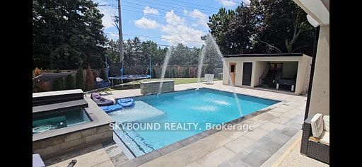 2711 Spruce Needle Court, Mississauga, ON L5L 1N2 photo 2