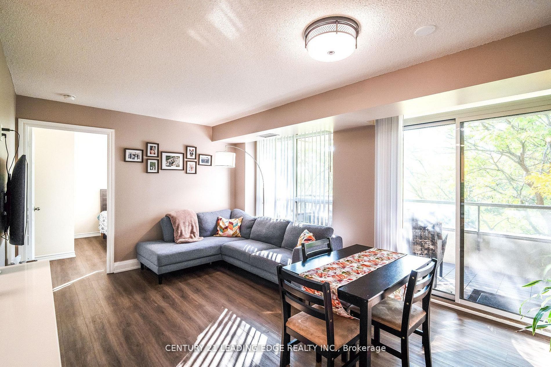 700 Humberwood Boulevard 219, Toronto, ON M9W 7J4 photo 2