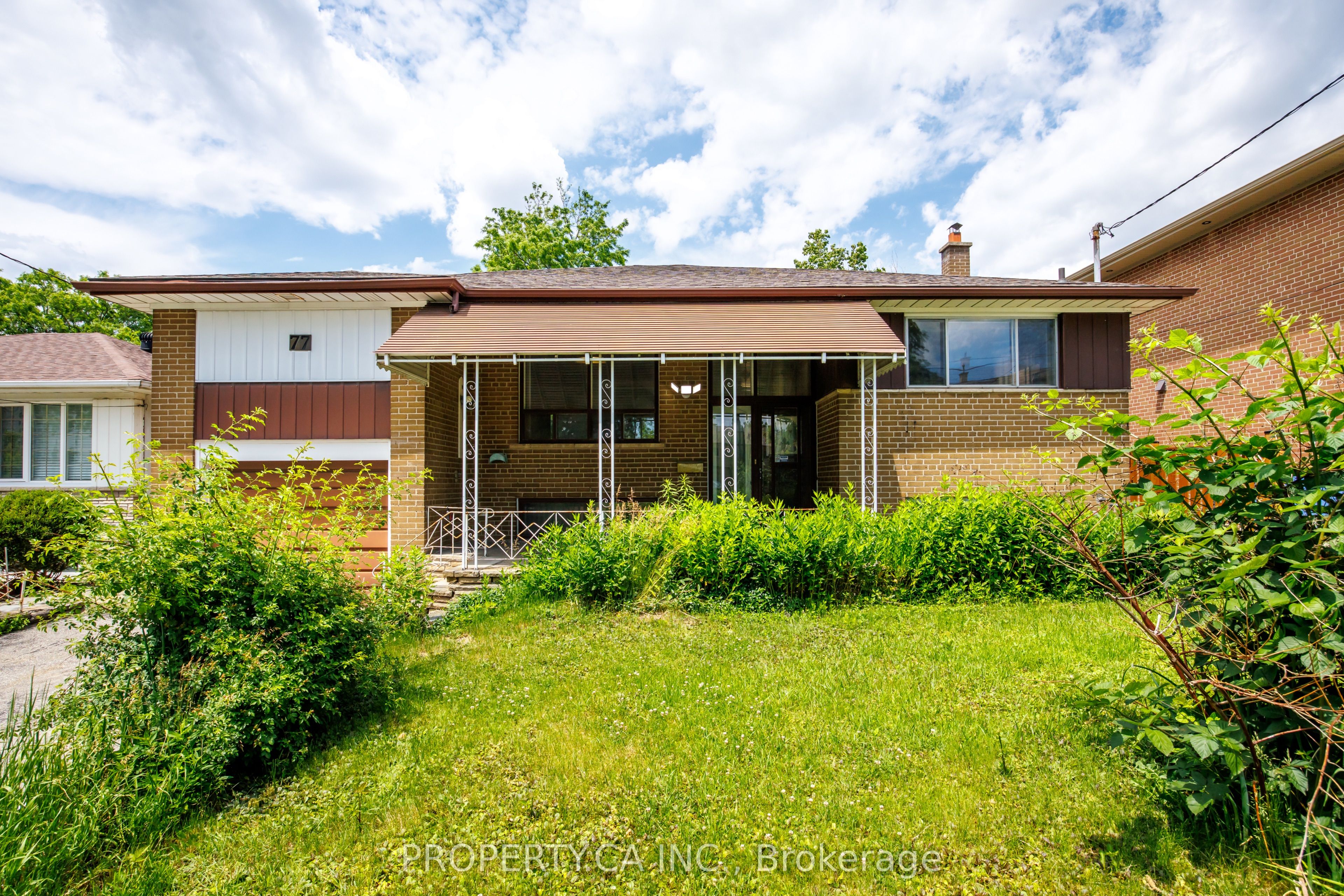 77 Troutbrooke Drive, Toronto, ON M3M 1S6 photo 2
