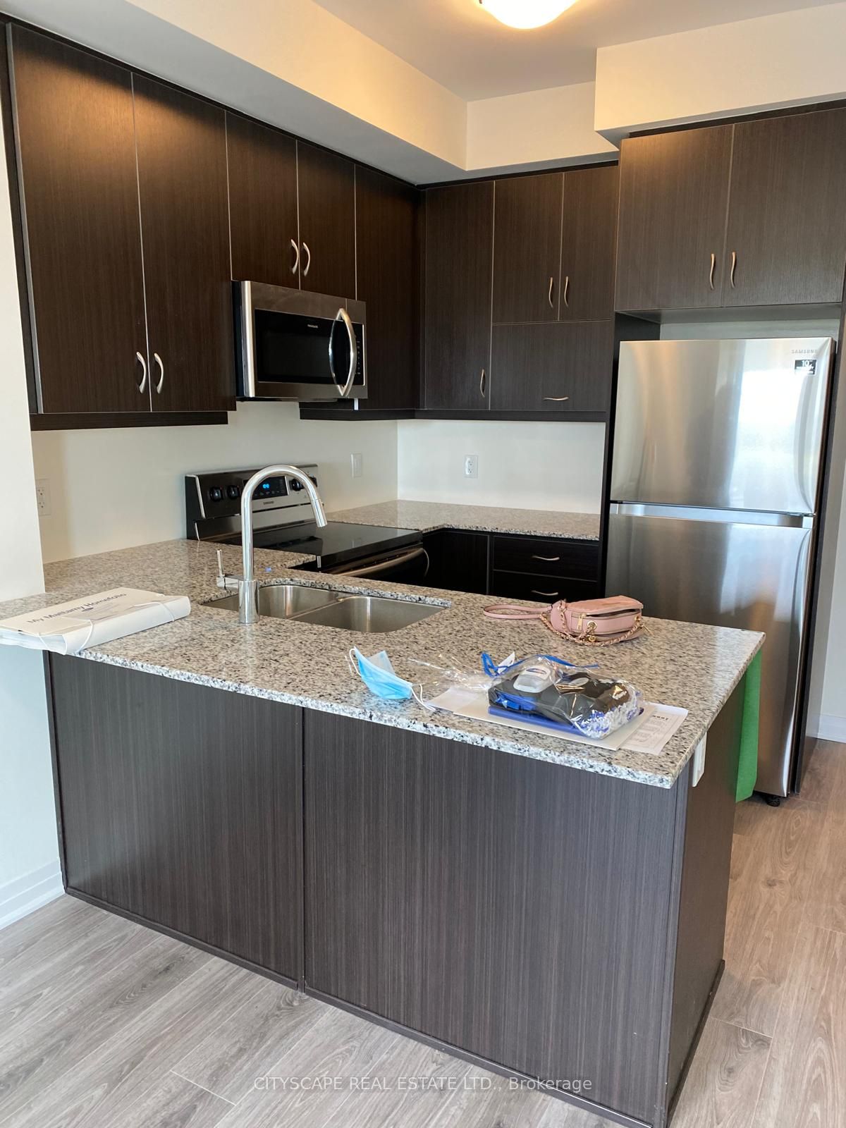 128 Grovewood Common 303, Oakville, ON L6H 0X3 photo 5