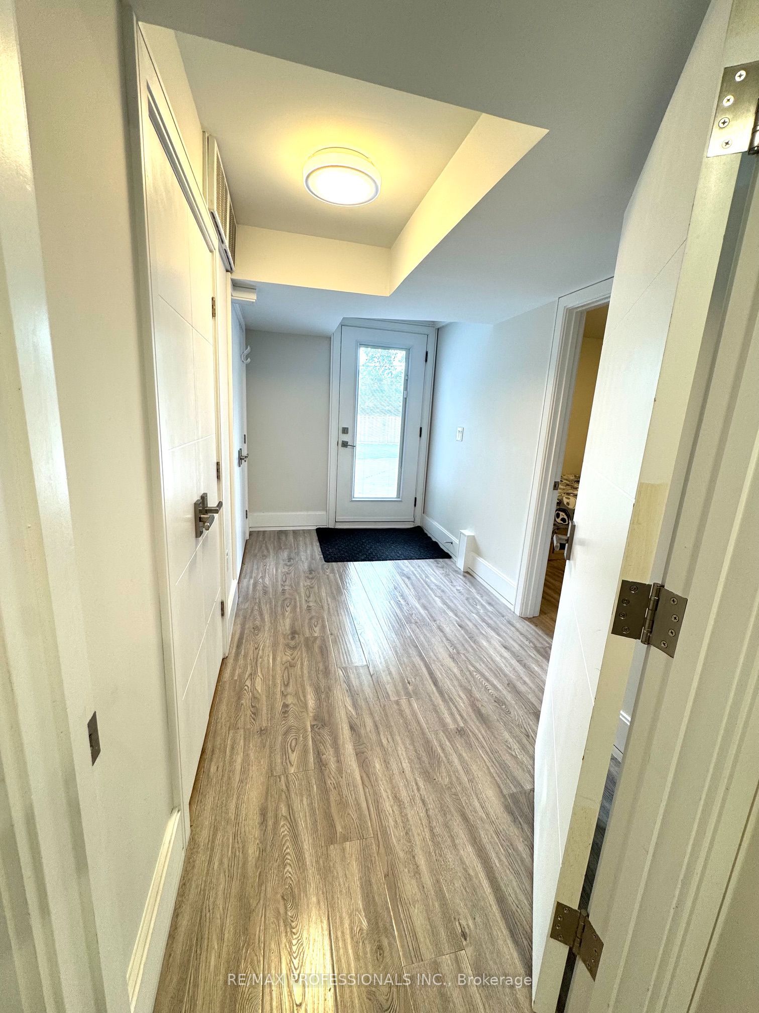 36 Mitre Place BSMT, Toronto, ON M9R 3C4 photo 2