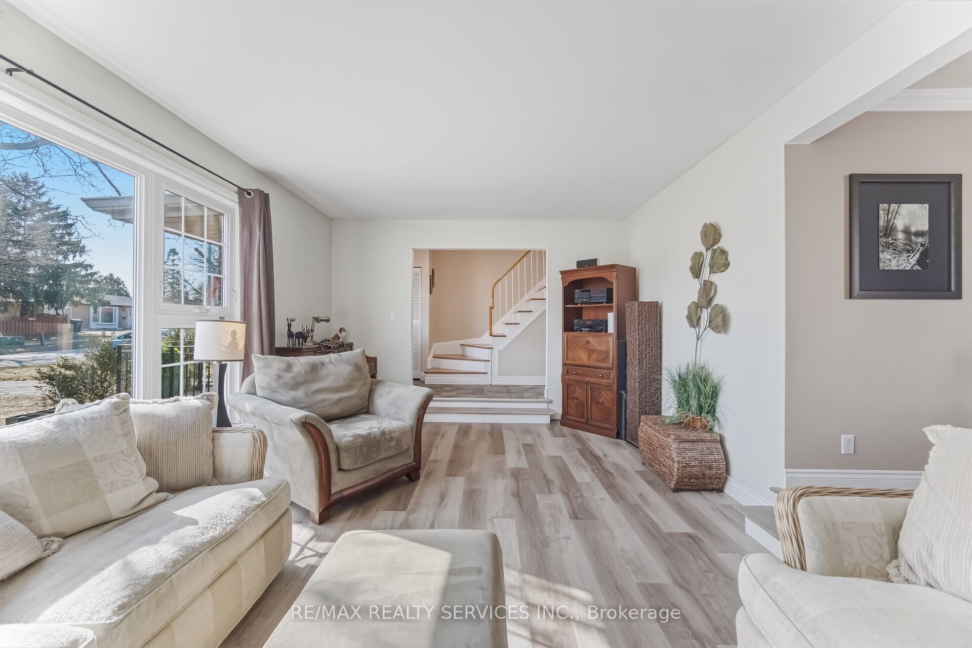 15 Braemar Drive, Brampton, ON L6T 2L5 photo 2