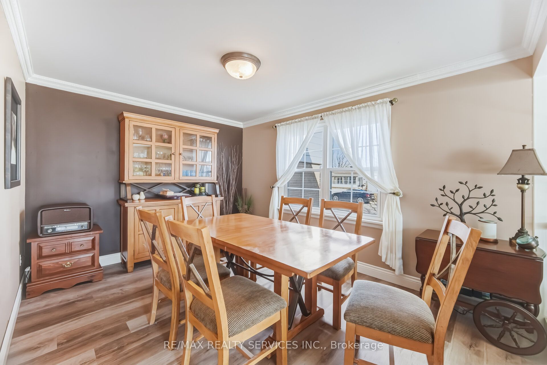 15 Braemar Drive, Brampton, ON L6T 2L5 photo 3