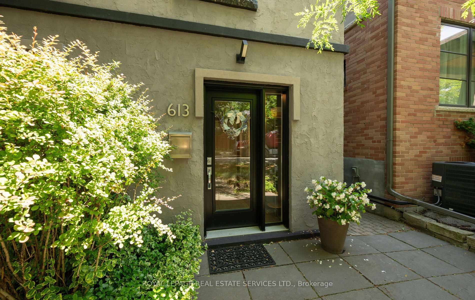 613 Beresford Avenue, Toronto, ON M6S 3C2 photo 4