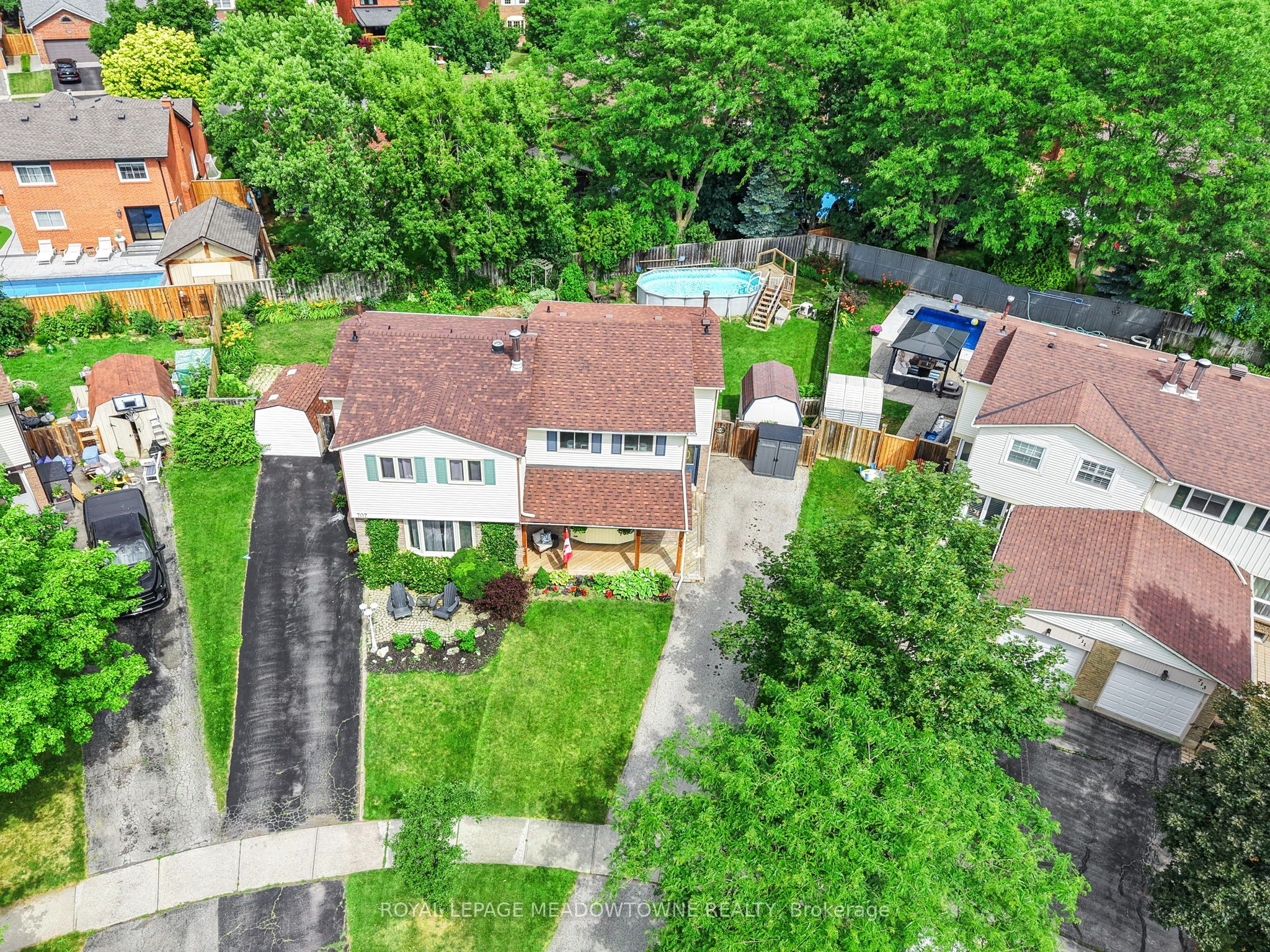 709 Middleton Crescent, Milton, ON L9T 4C2 photo 2
