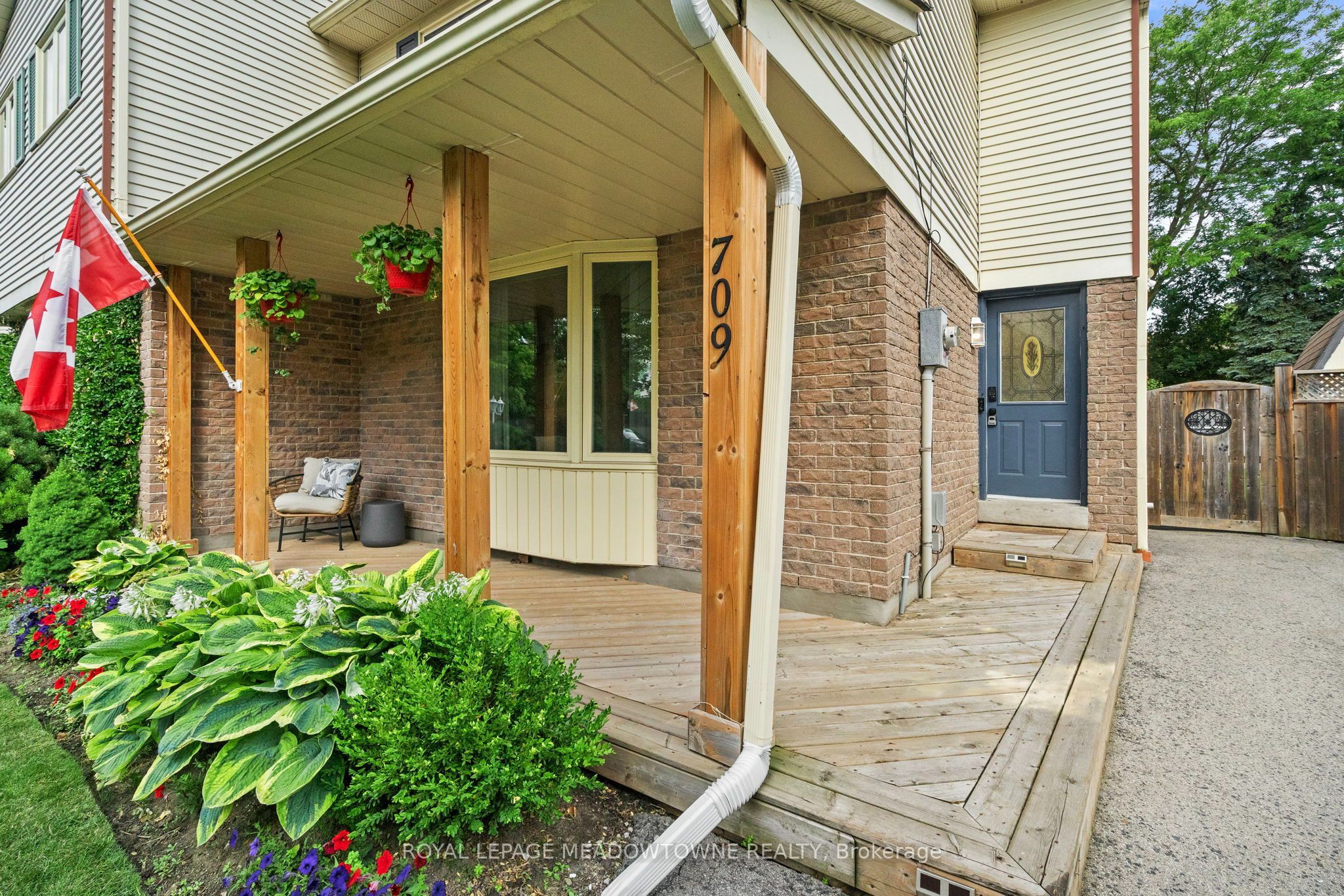 709 Middleton Crescent, Milton, ON L9T 4C2 photo 3