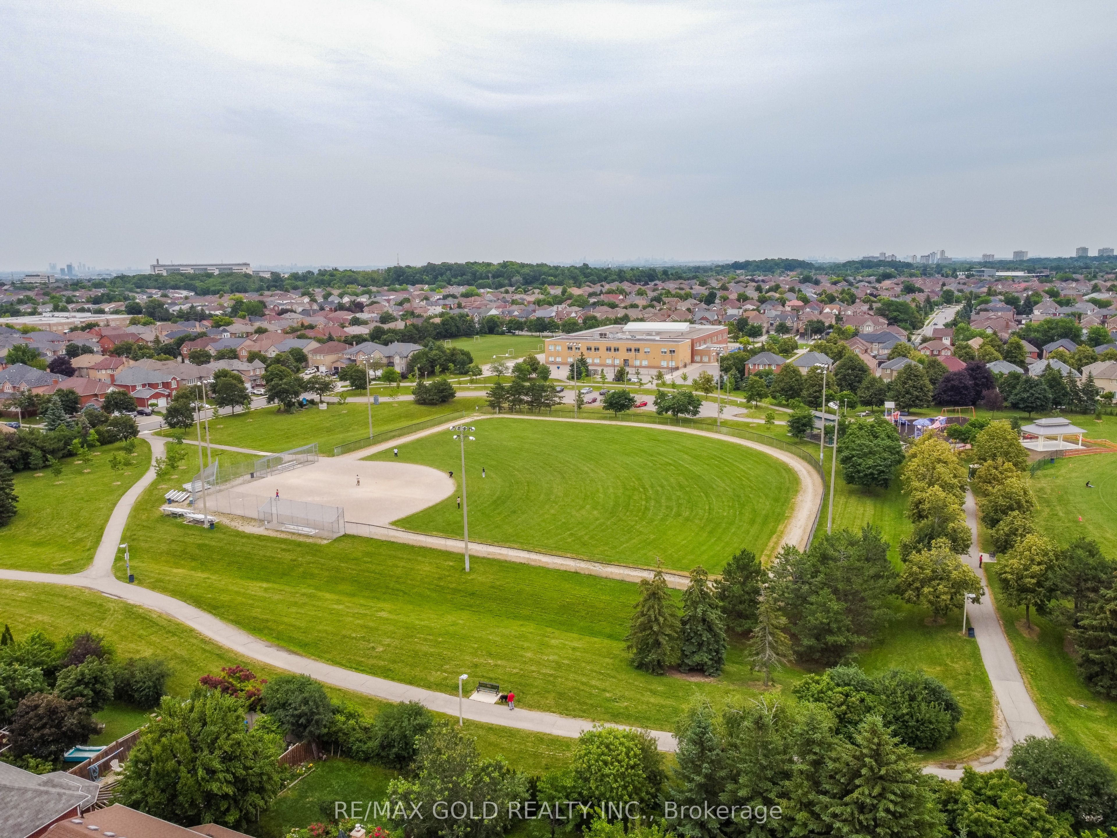 72 Rainforest Drive, Brampton, ON L6R 1B1 photo 3