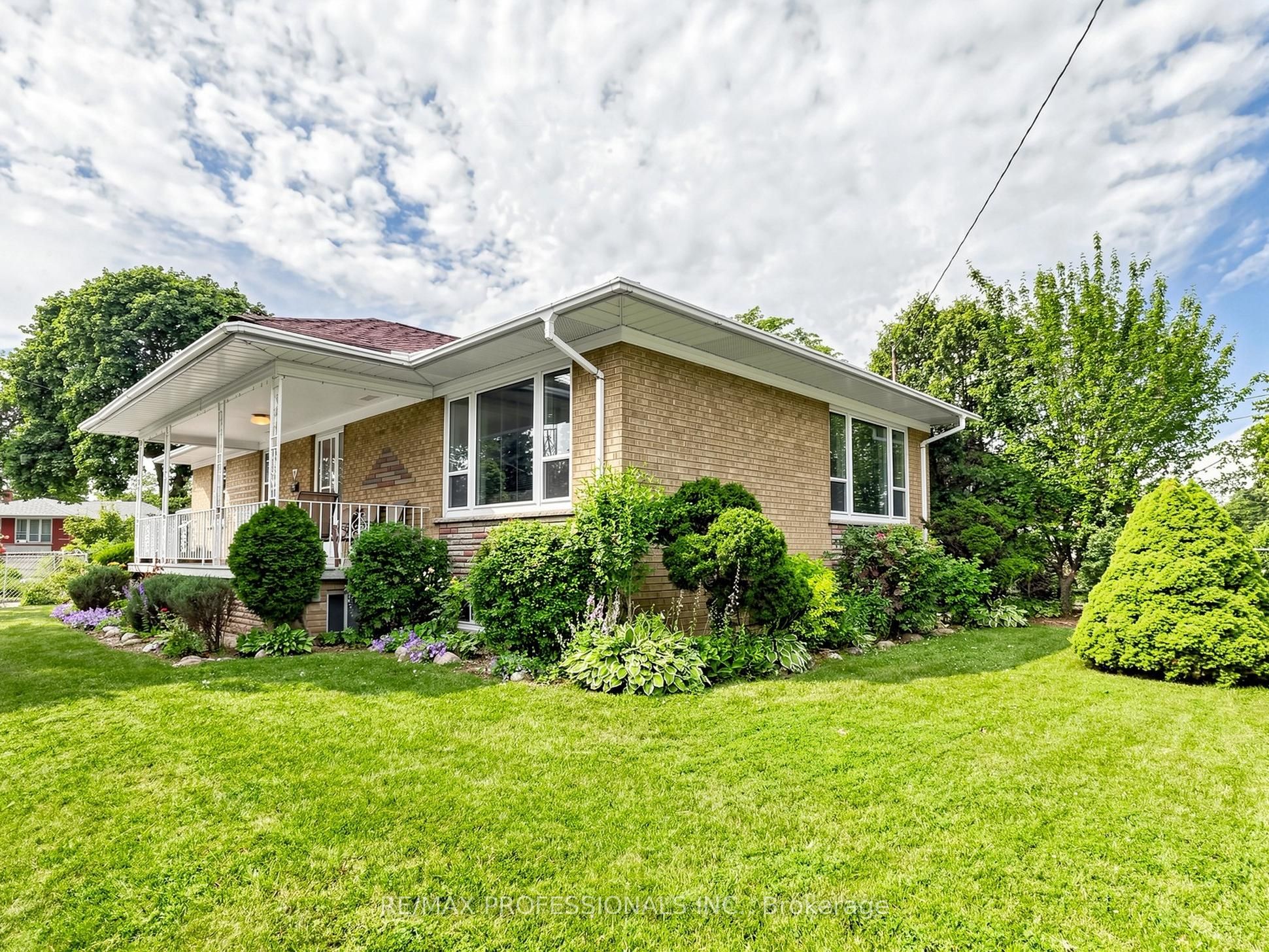 9 Detling Court, Toronto, ON M9W 4S5 photo 3