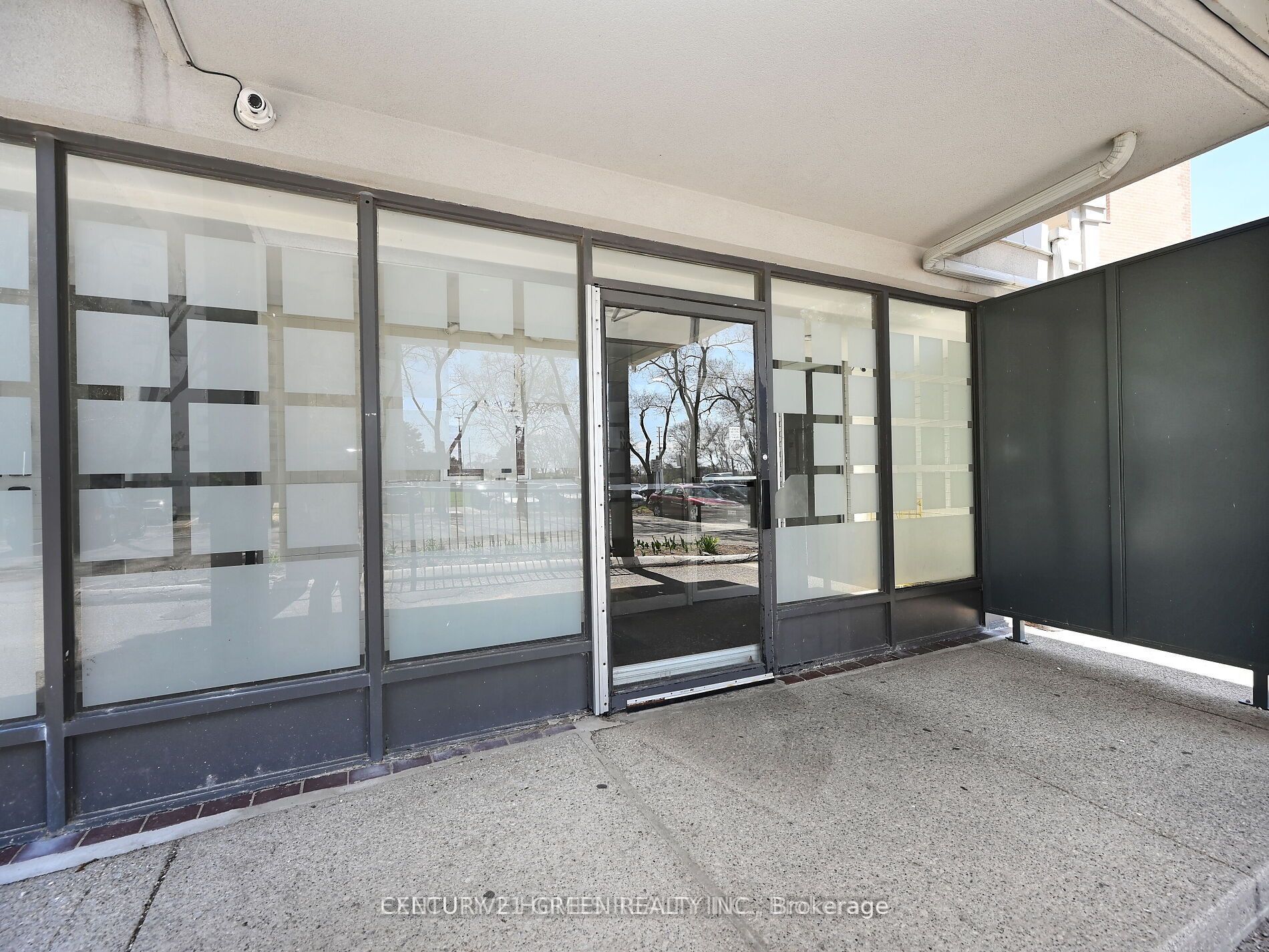 3065 Queen Frederica Drive 902, Mississauga, ON L4Y 3A3 photo 2