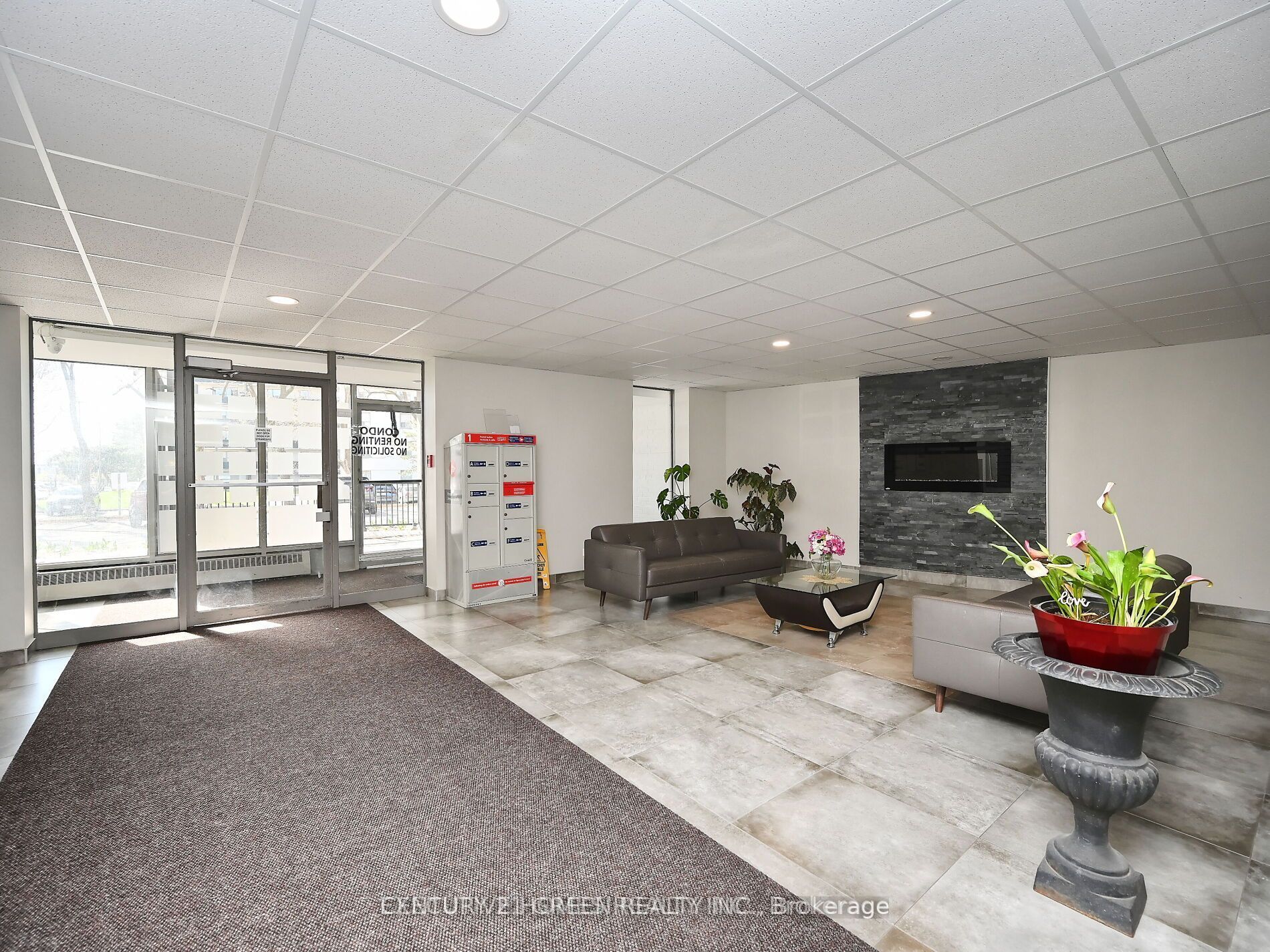 3065 Queen Frederica Drive 902, Mississauga, ON L4Y 3A3 photo 3
