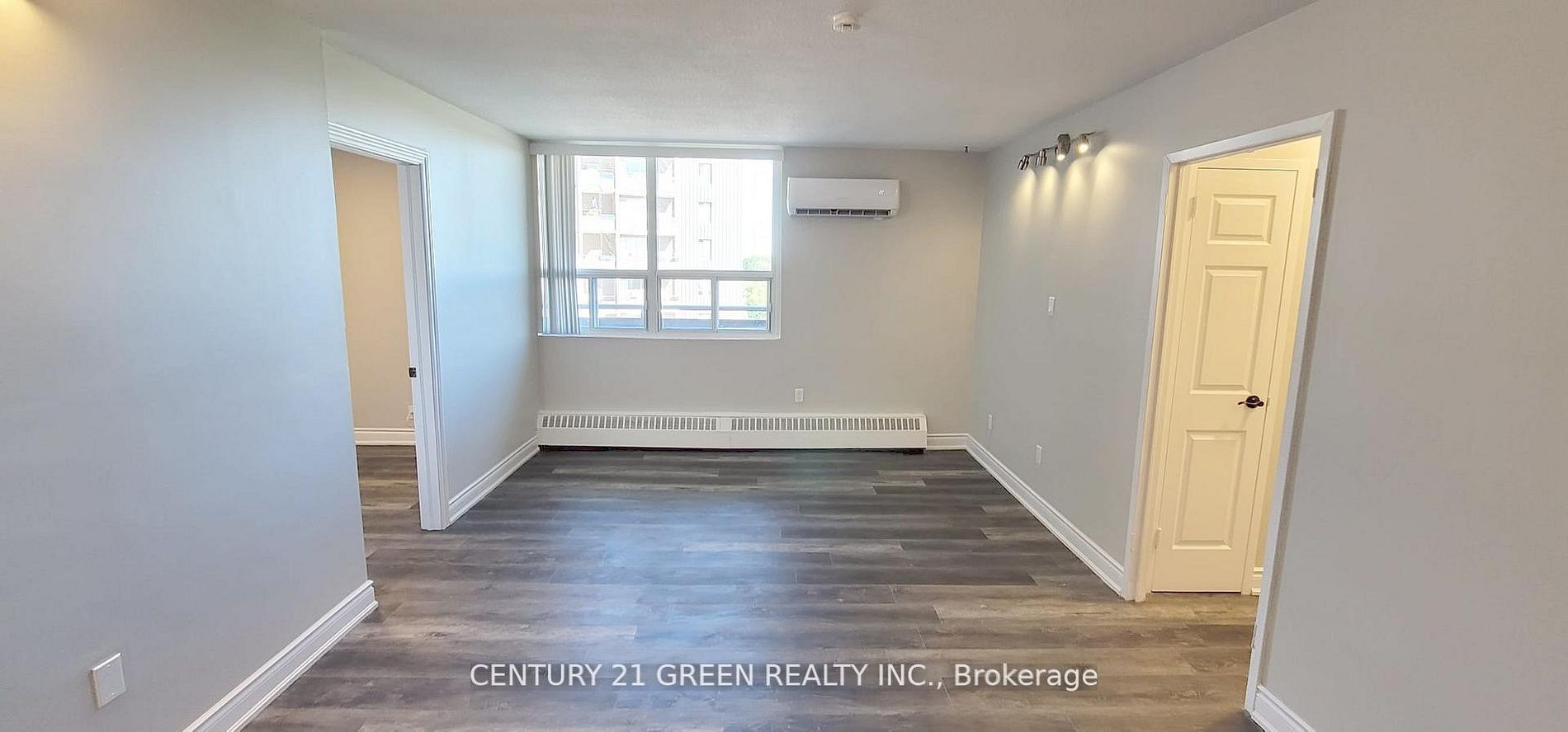 3065 Queen Frederica Drive 902, Mississauga, ON L4Y 3A3 photo 5