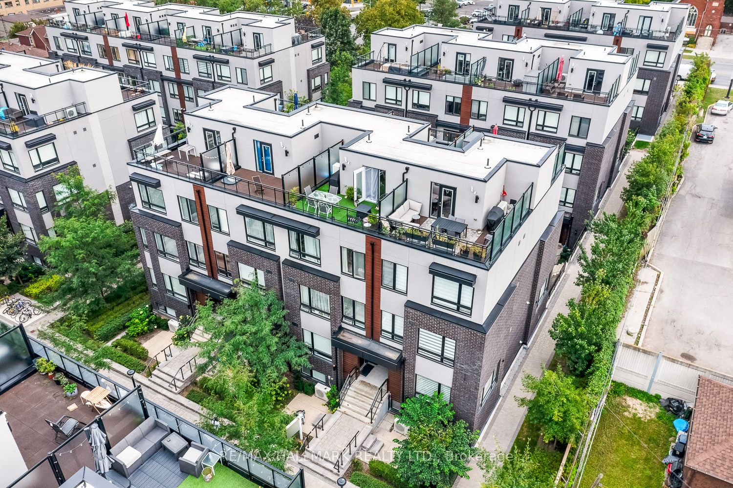 1120 Briar Hill Avenue 306, Toronto, ON M6B 0A9