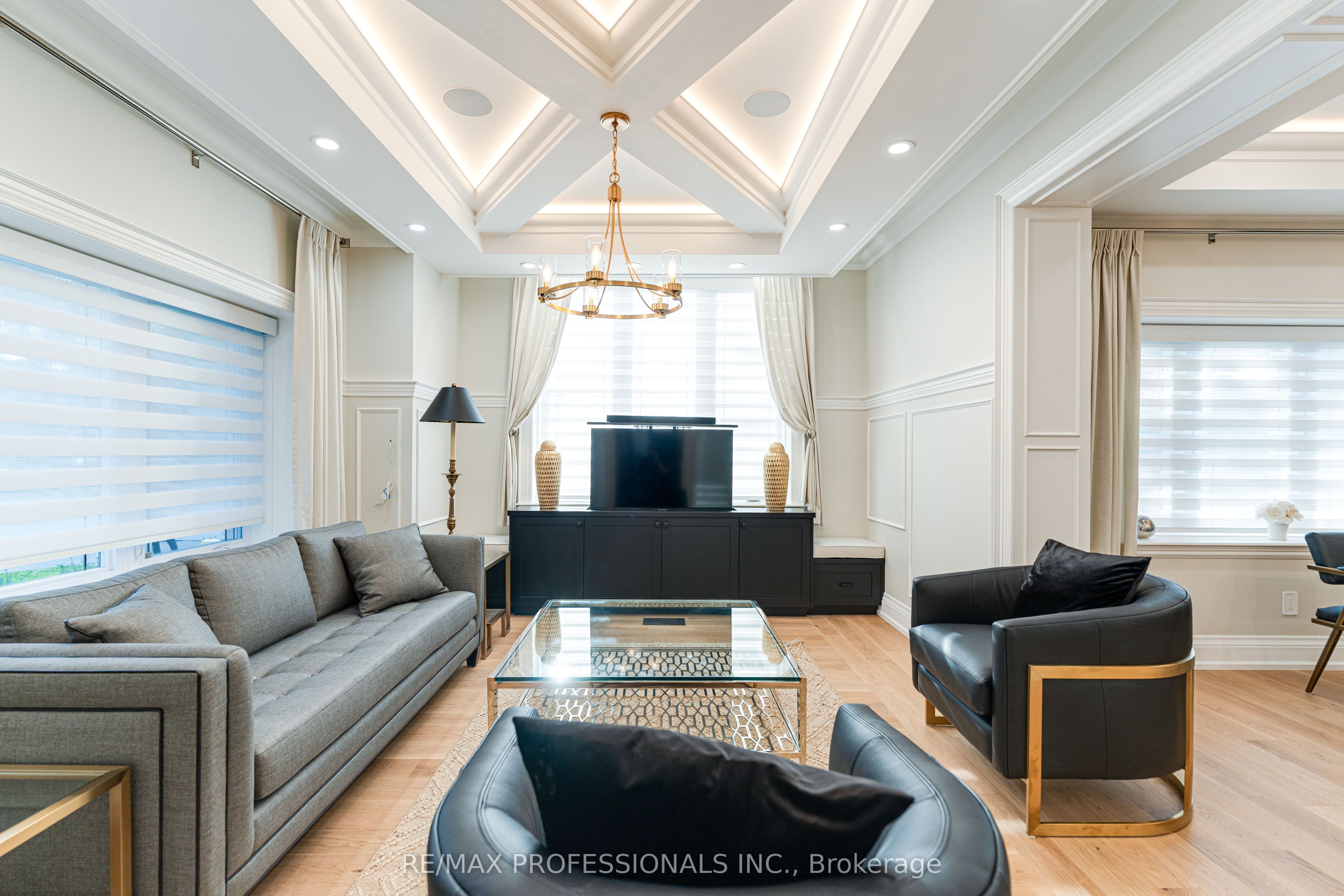 161 The Kingsway, Toronto, ON M8X 2V5 photo 3