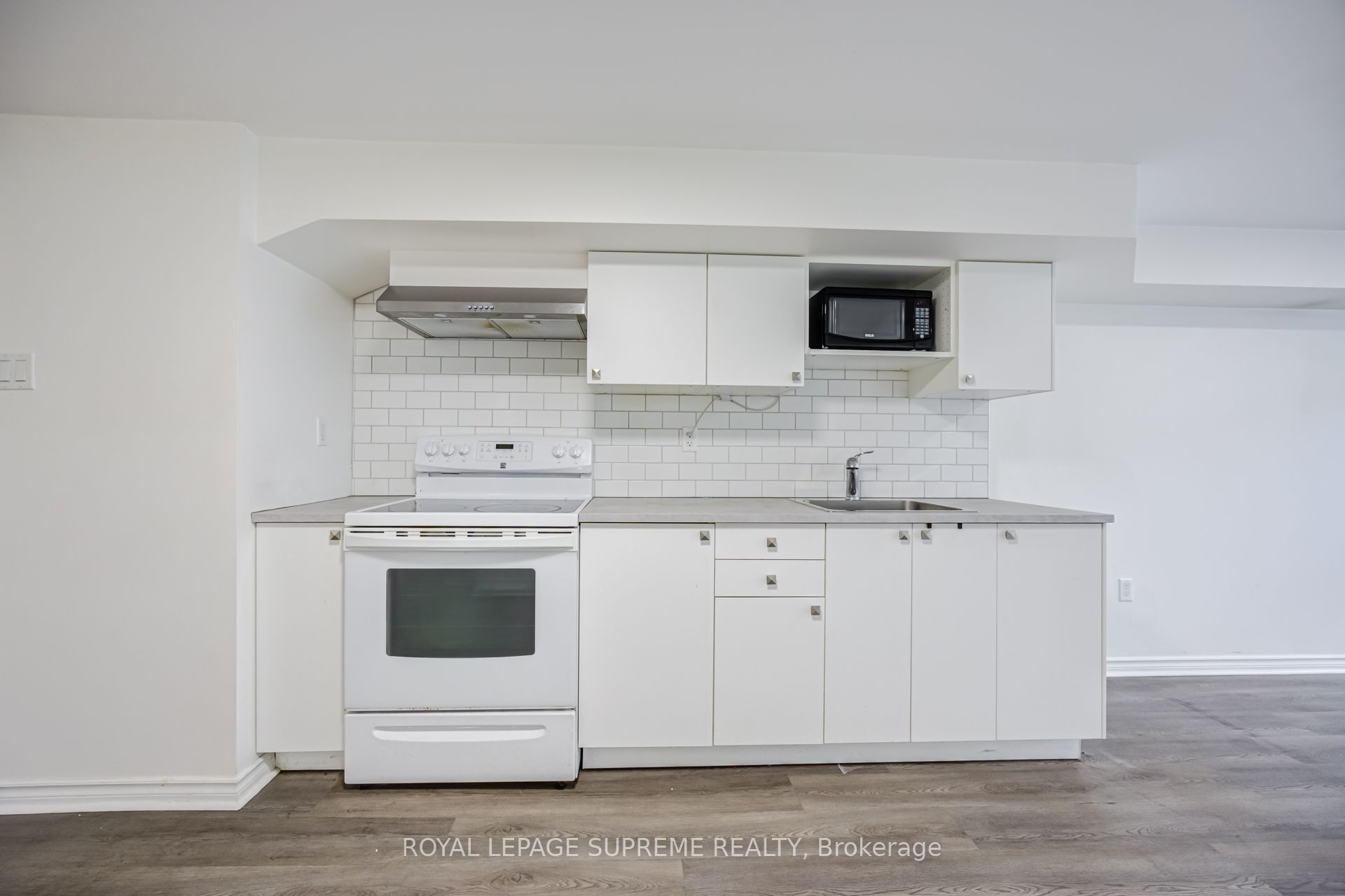 27 Dalrymple Drive, Toronto, ON M6N 4S2 photo 5