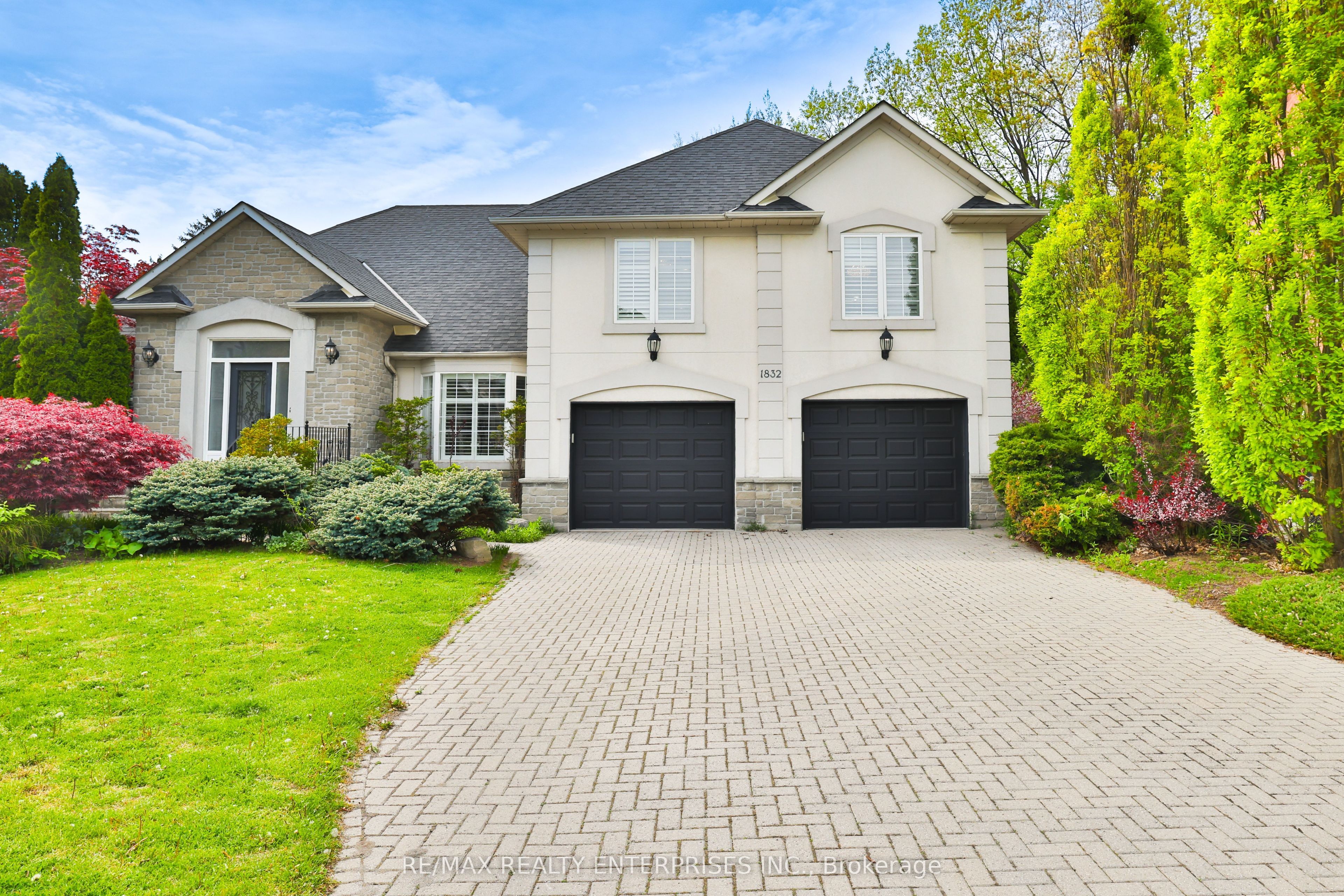 1832 Chesbro Court, Mississauga, ON L5H 4H2 photo 3