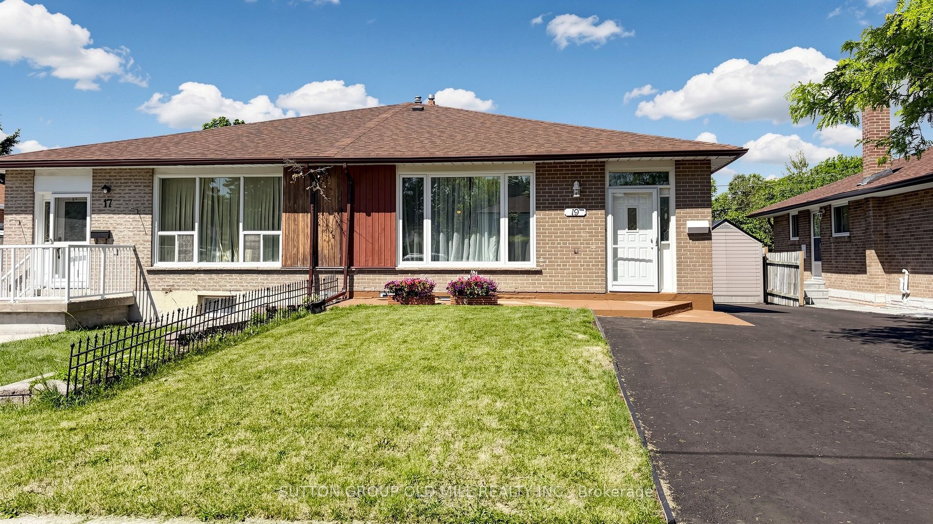 19 Ascot Avenue, Brampton, ON L6T 2P3 photo 4