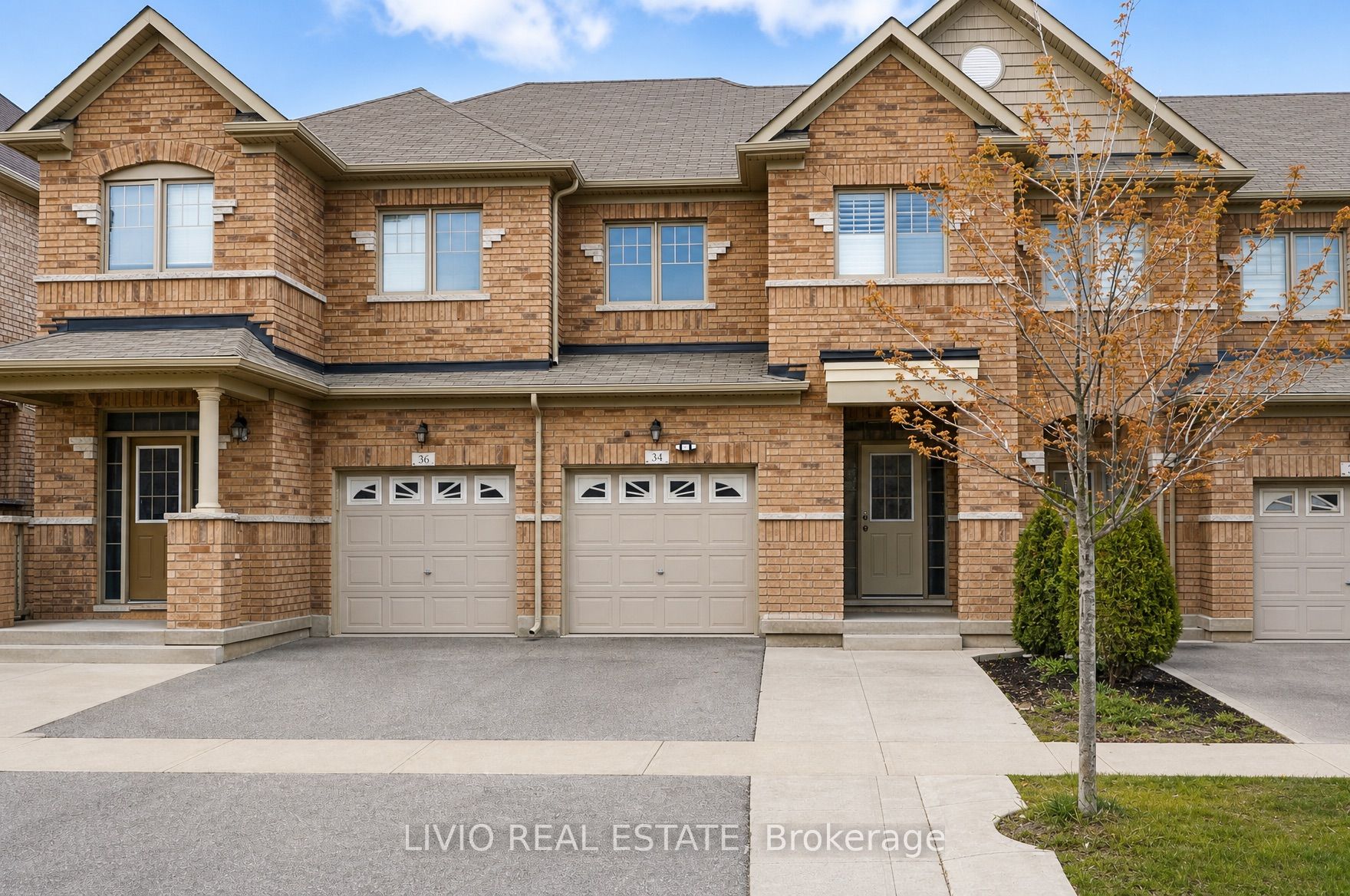 34 Davenfield Circle, Brampton, ON L6P 4M2 photo 2
