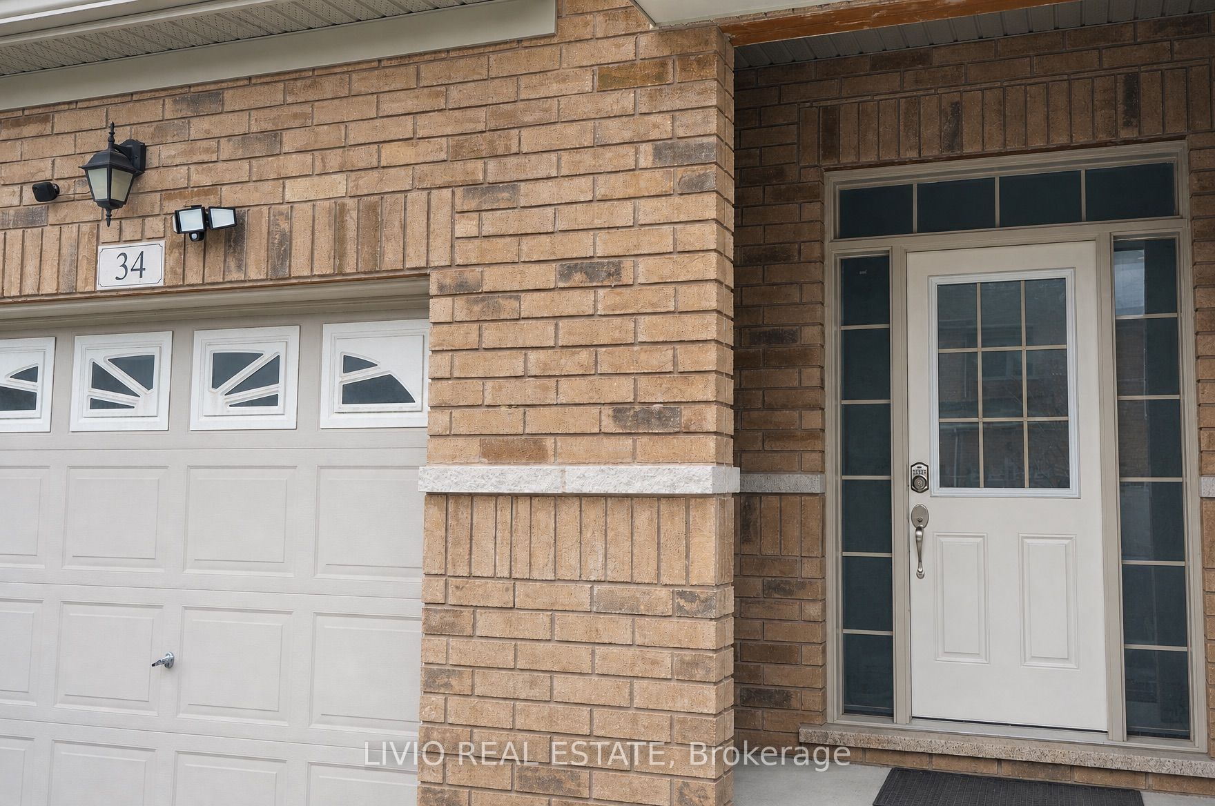 34 Davenfield Circle, Brampton, ON L6P 4M2 photo 3