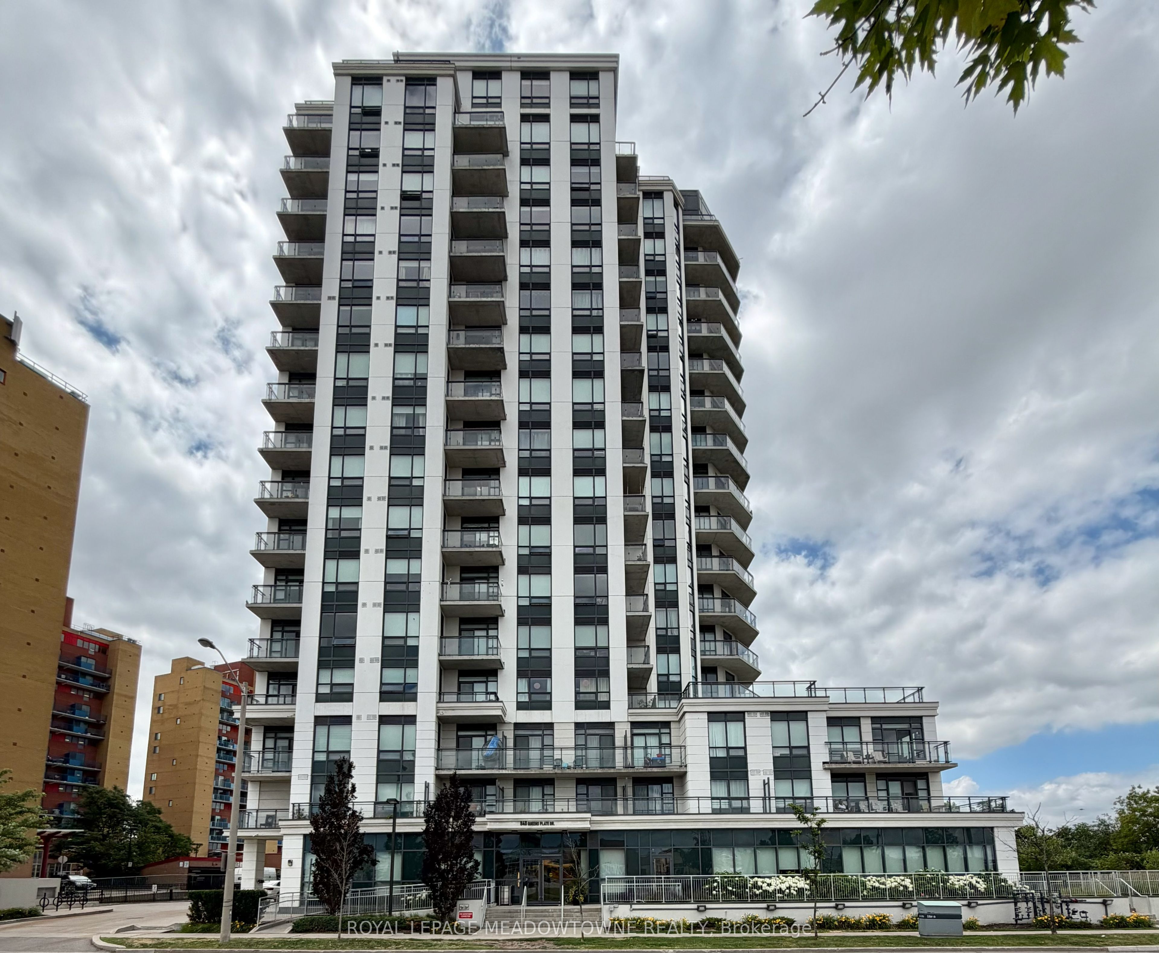 840 Queens Plate Drive #1601, Toronto, ON M9W 0E7