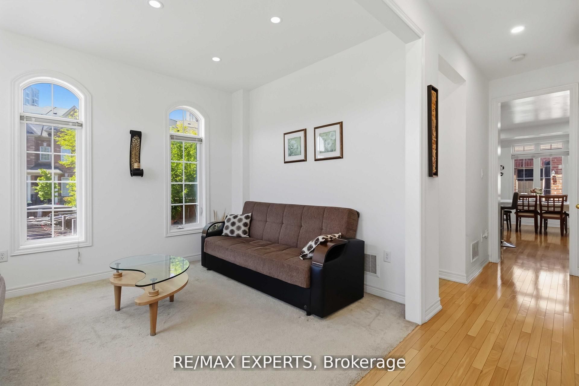245 Isaac Devins Boulevard, Toronto, ON M9M 0B6 photo 5