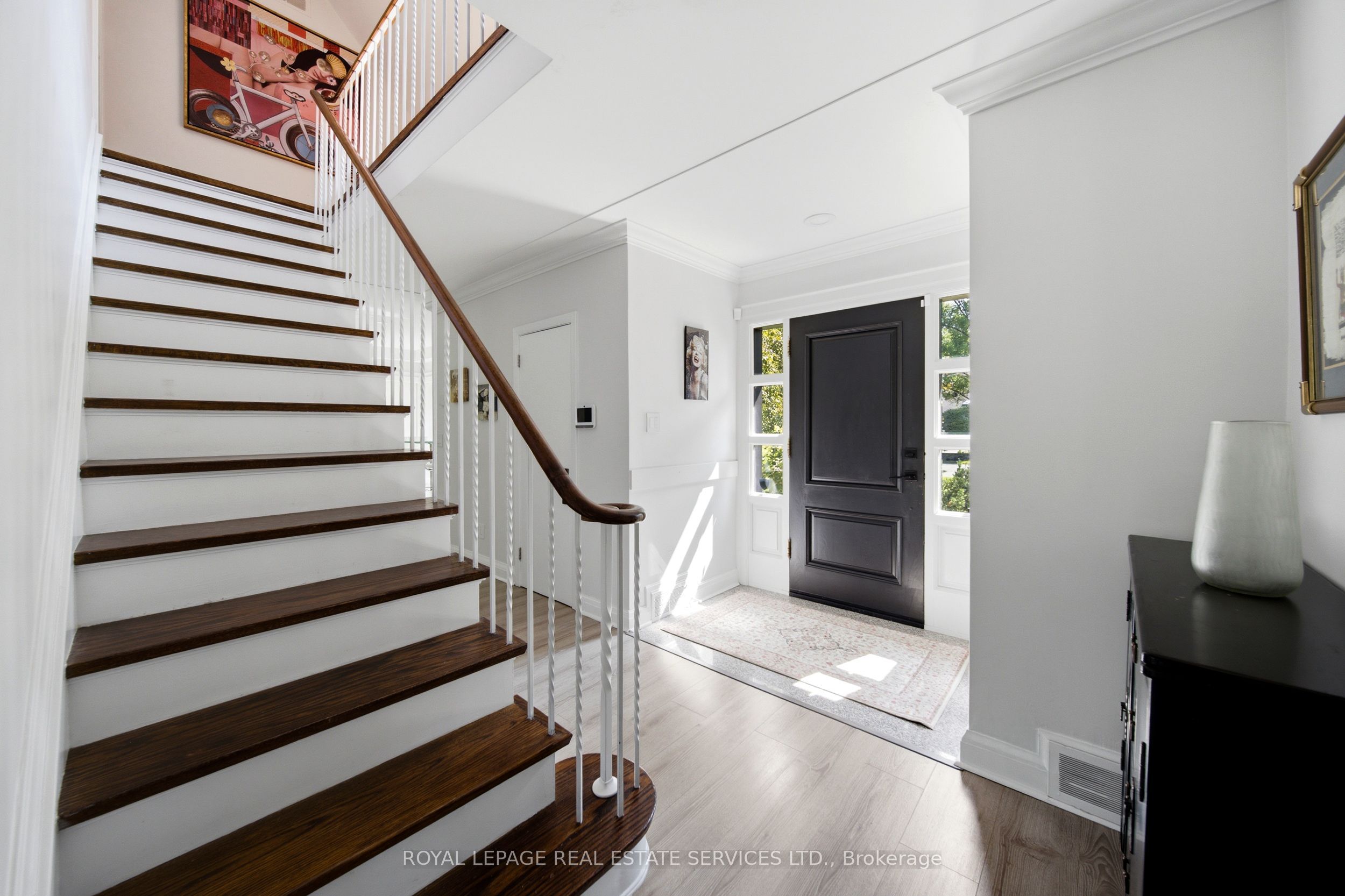 59 Edgevalley Drive, Toronto, ON M9A 4P2 photo 3