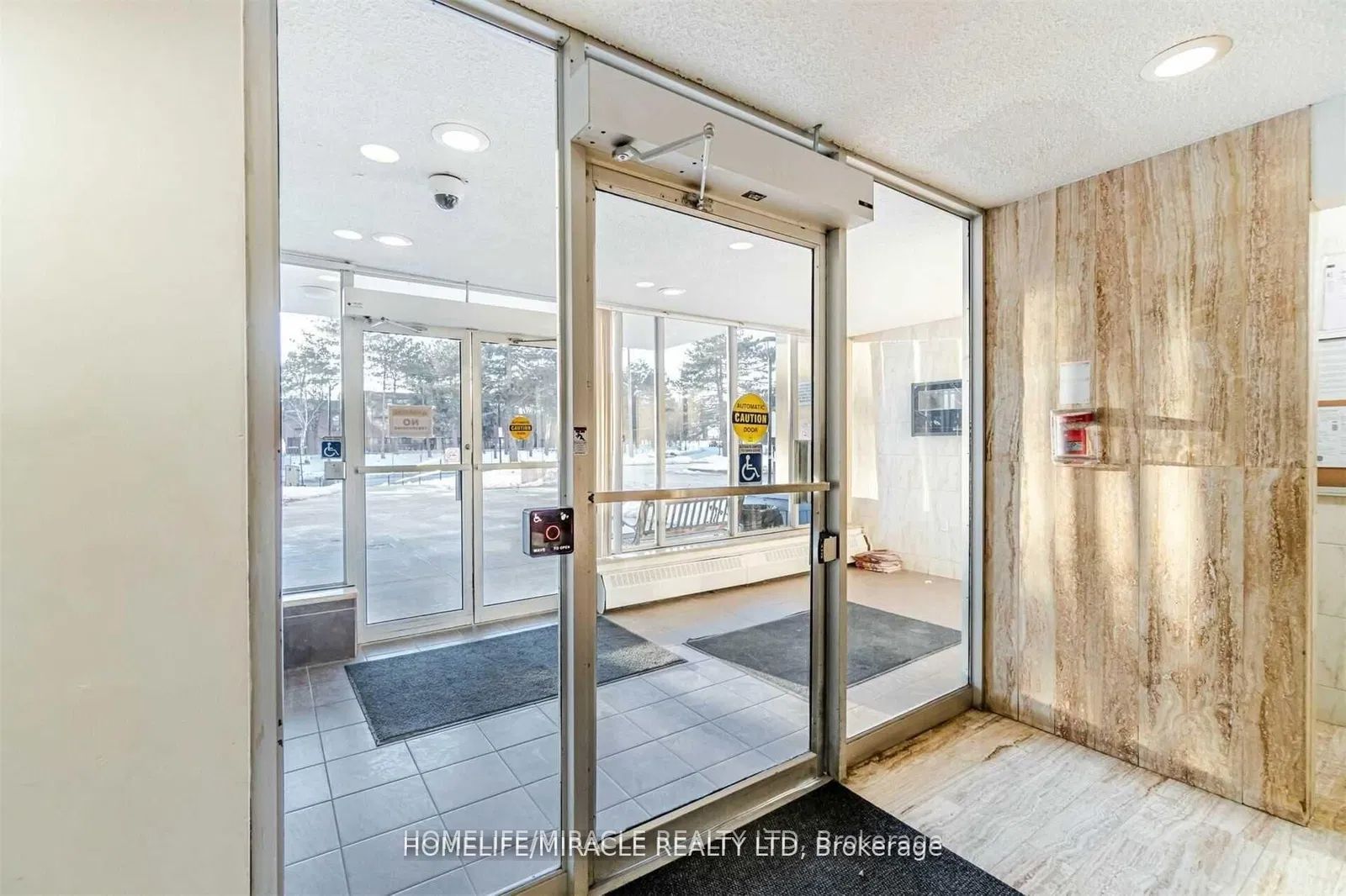 335 Driftwood Avenue 909, Toronto, ON M3N 2P3 photo 3