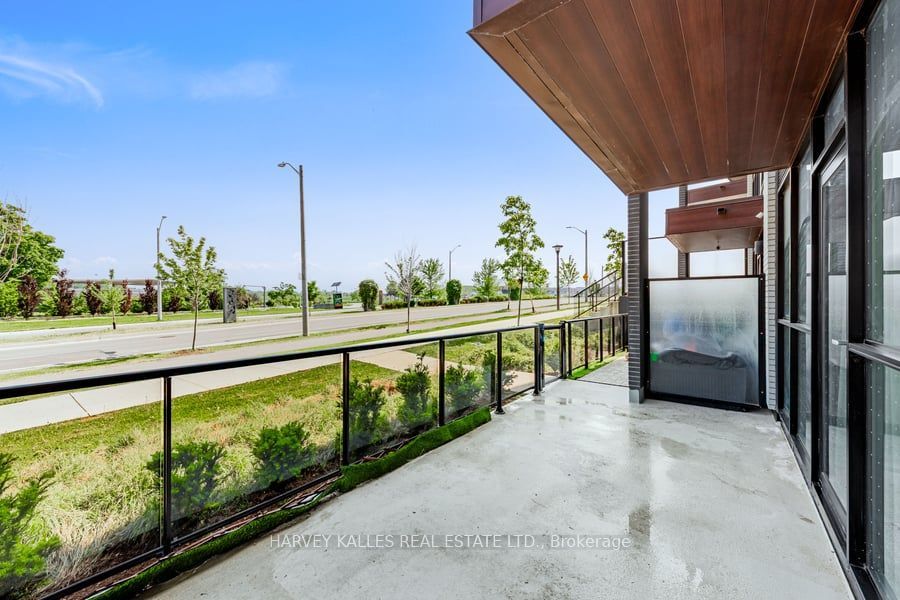 60 George Butchart Drive 4, Toronto, ON M3K 0E1 photo 3