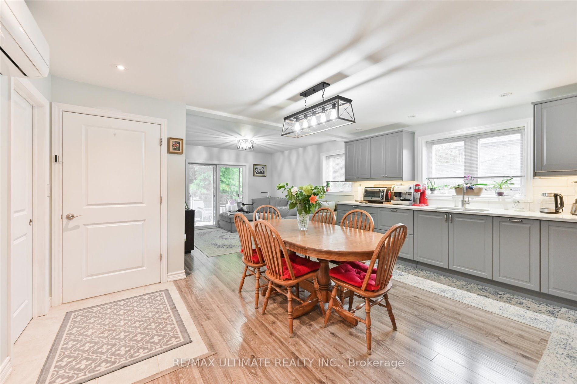 76 Hilldale Road, Toronto, ON M6N 3Y2 photo 4