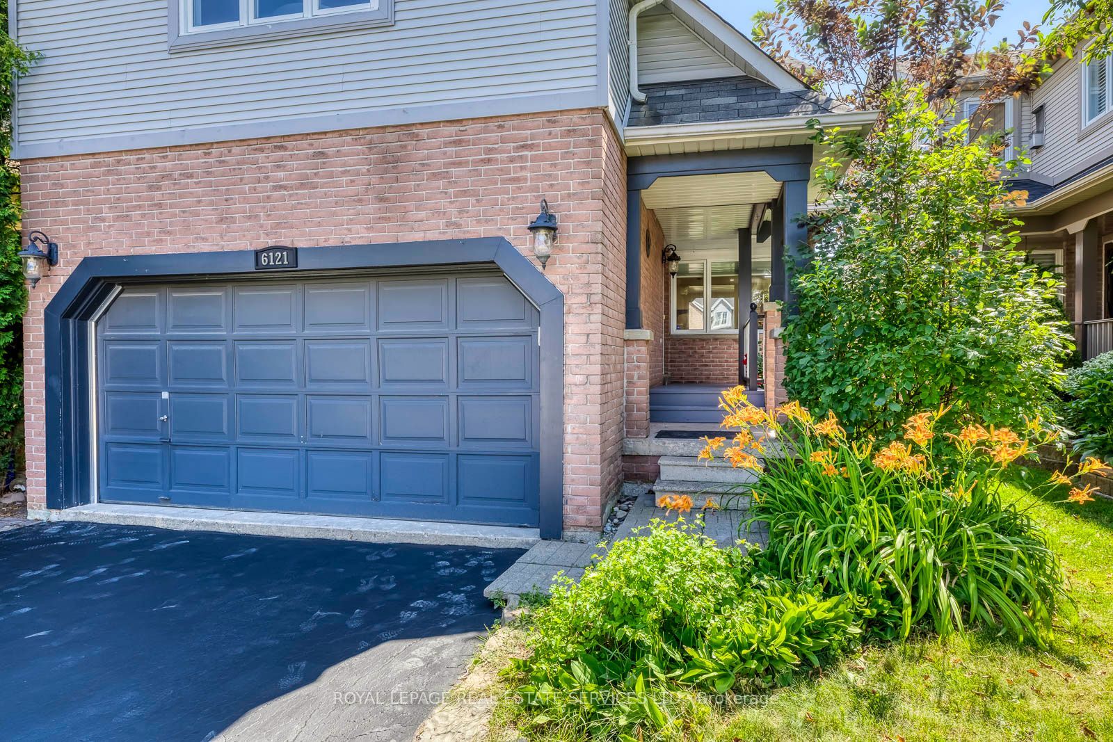 6121 Leeside Crescent, Mississauga, ON L5M 5K7 photo 2