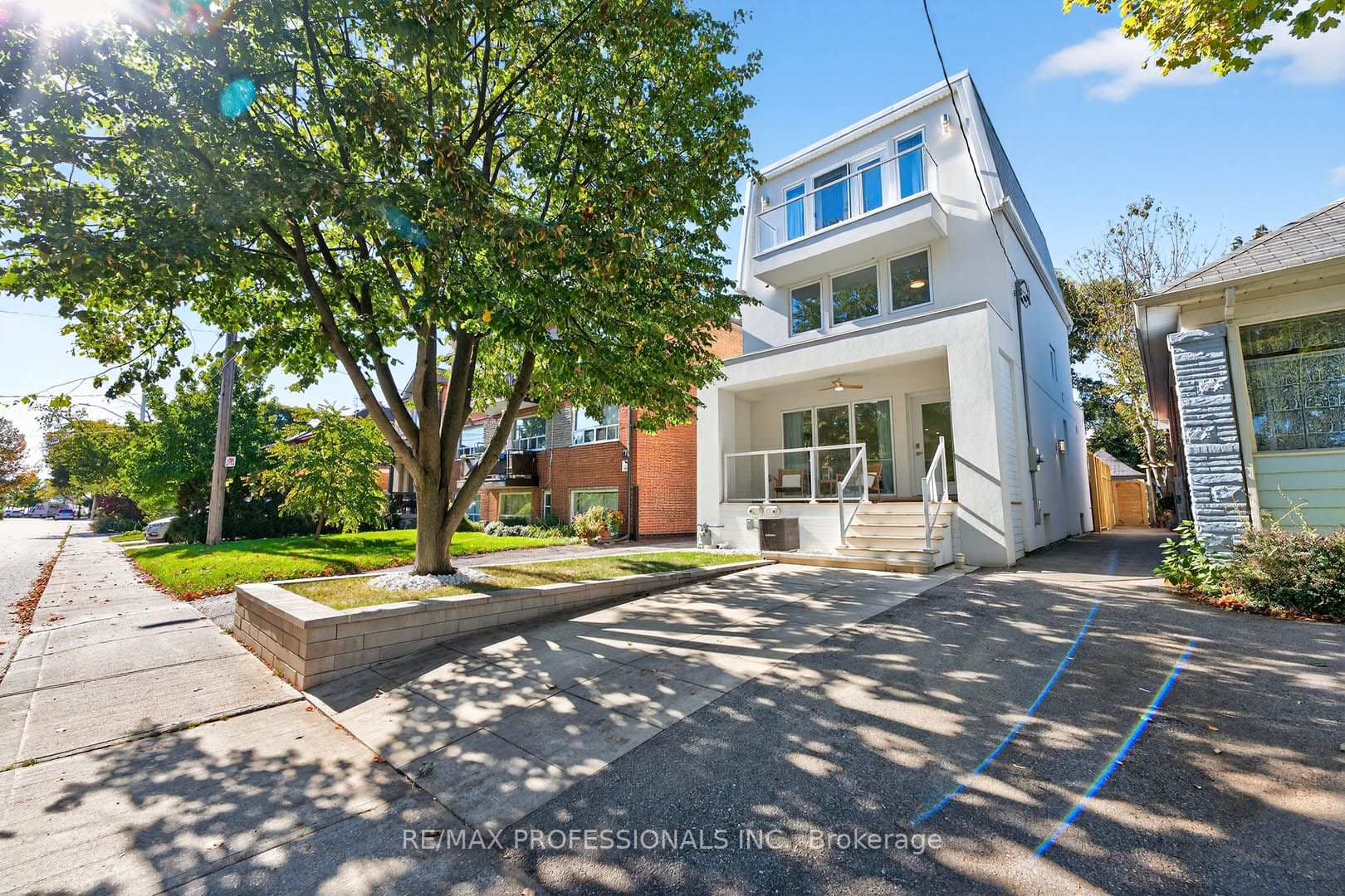 22 Ninth Street, Toronto, ON M8V 3E3