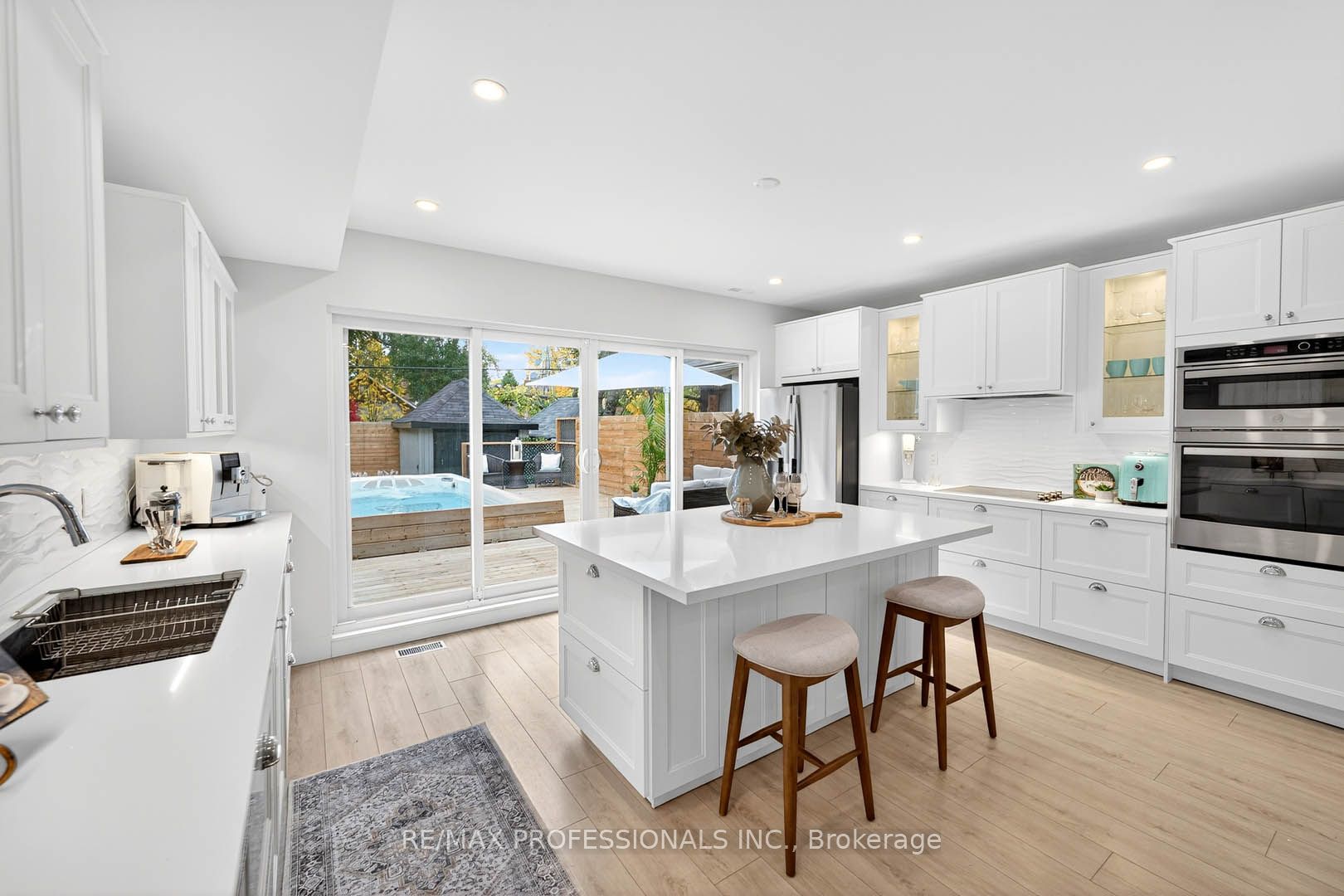 22 Ninth Street, Toronto, ON M8V 3E3 photo 3