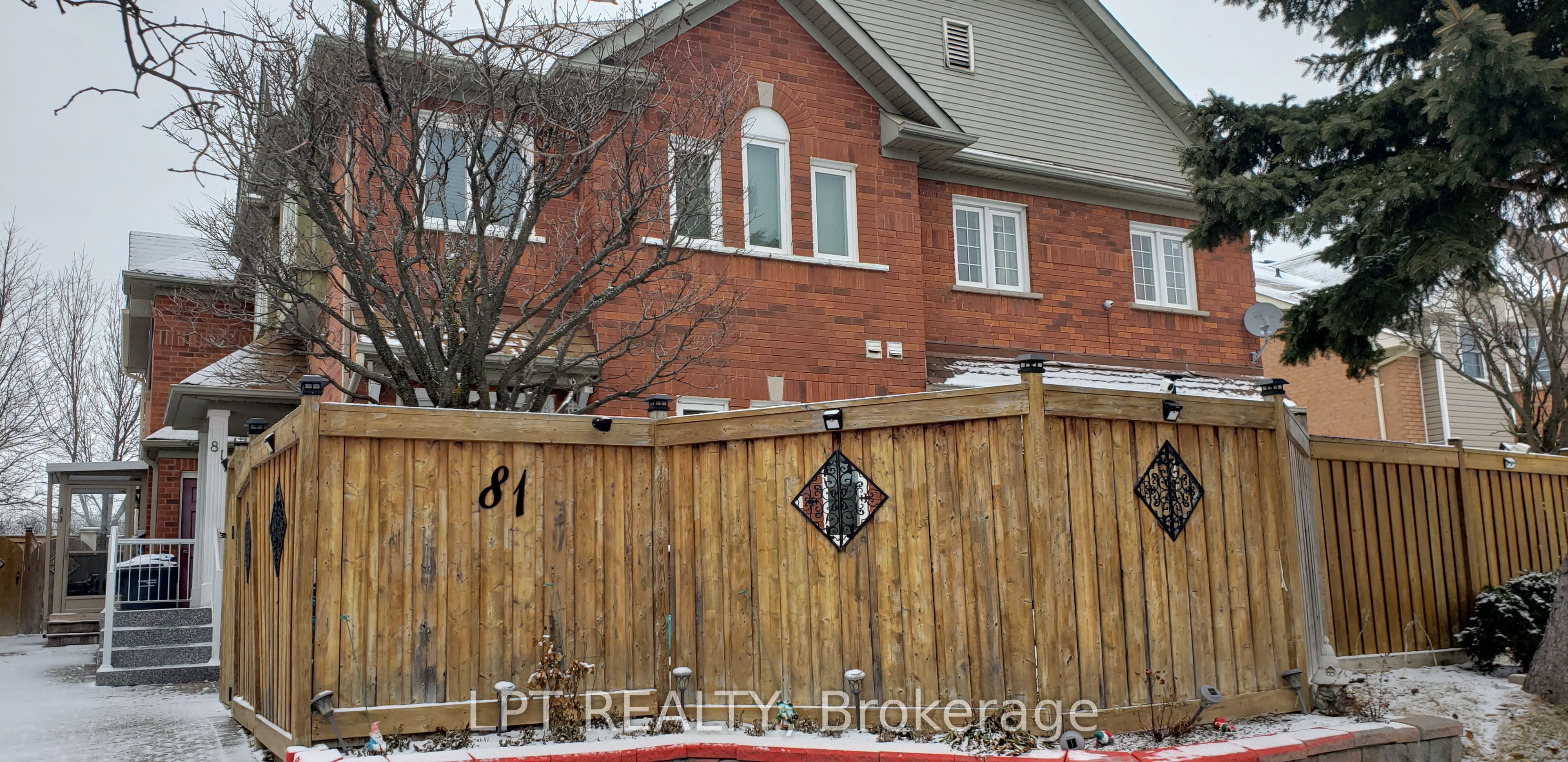 81 Shady Pine Circle, Brampton, ON L6R 1K3 photo 2