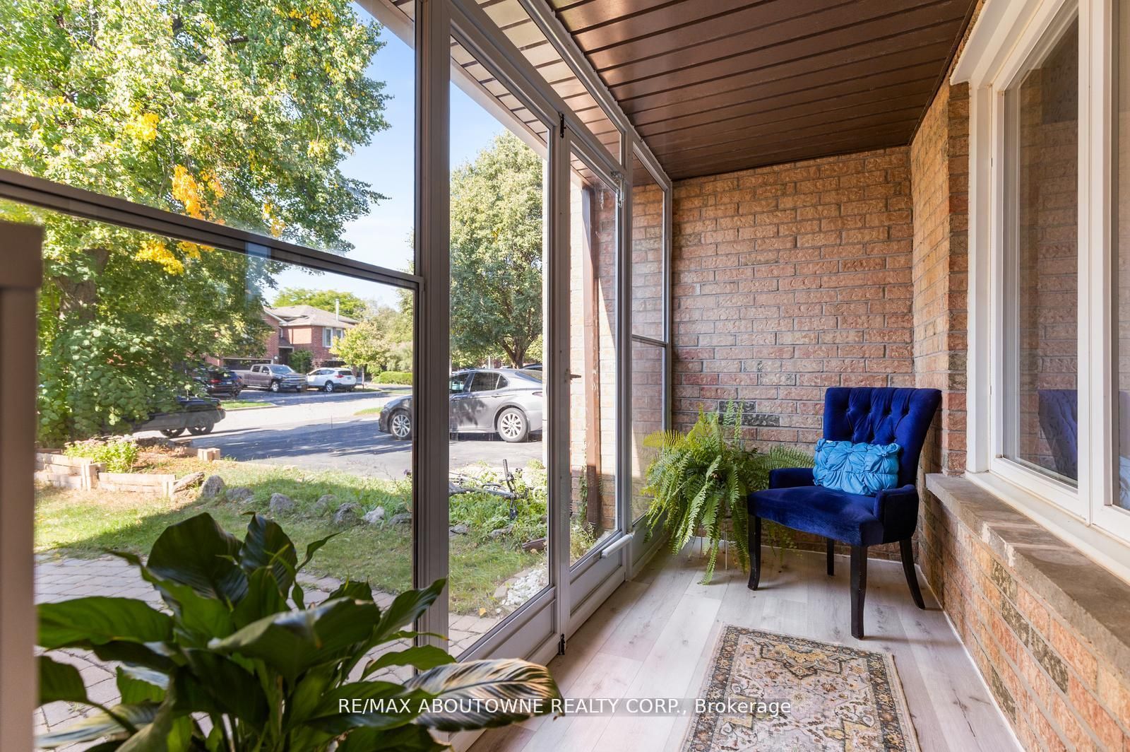 1118 Avondale Drive, Oakville, ON L6H 5L4 photo 2