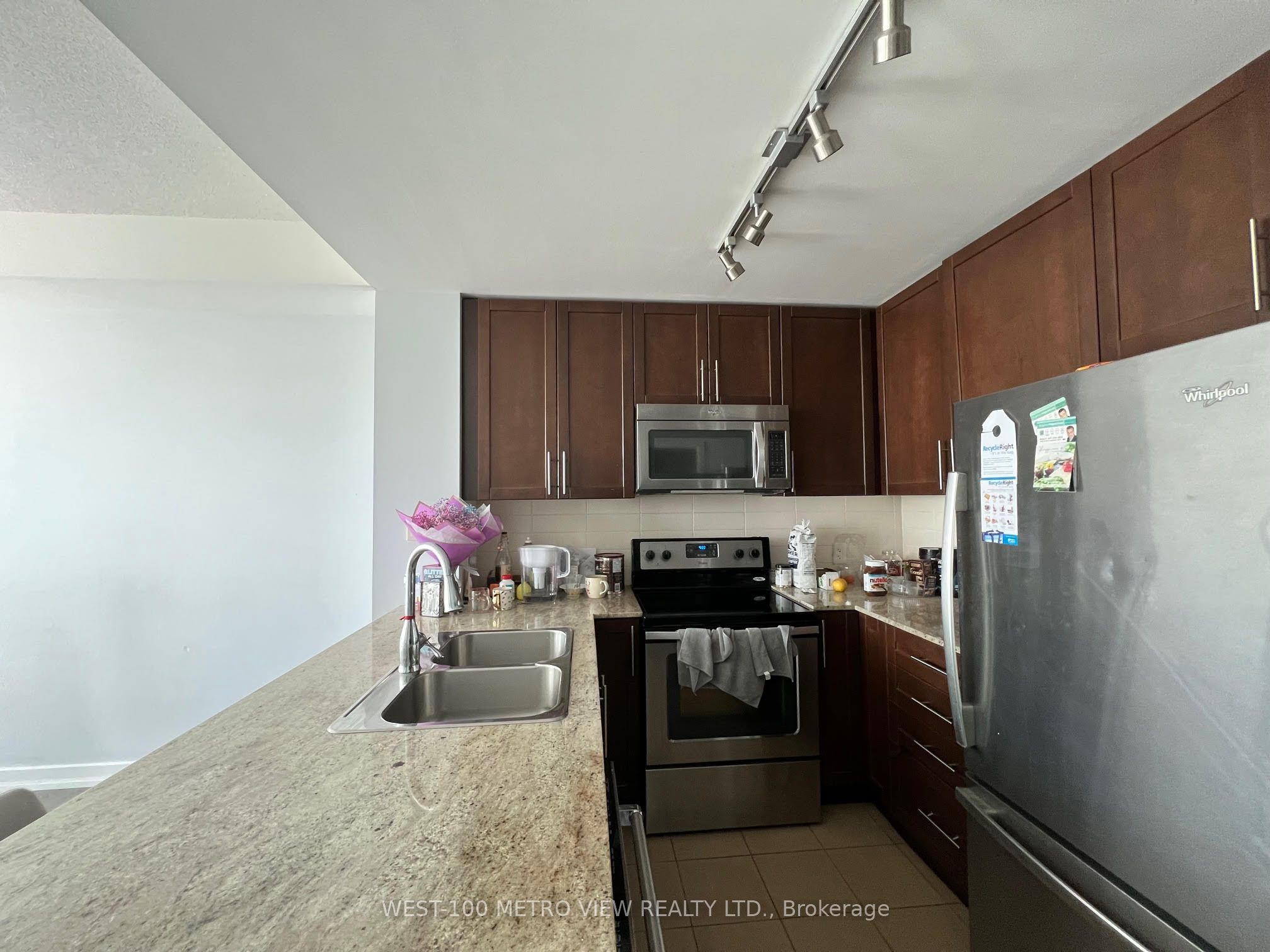 3985 Grand Park Drive 1607, Mississauga, ON L5B 0H8 photo 4