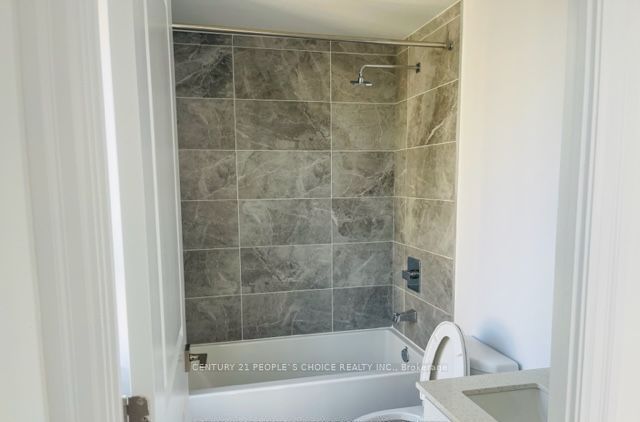 30 Elm Drive W 2410, Mississauga, ON L5B 0N6 photo 5