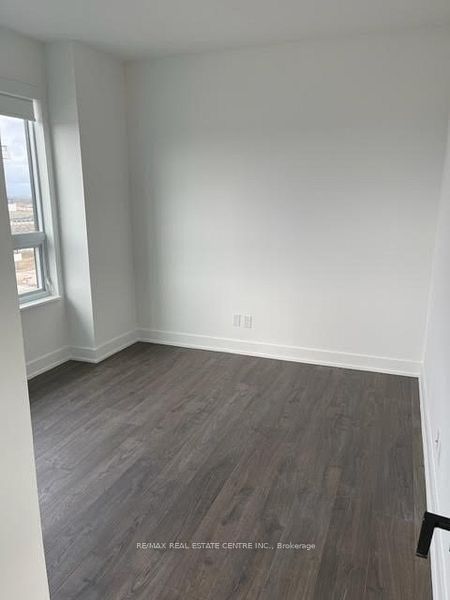 2481 Taunton Road 1202, Oakville, ON L6H 3R7 photo 5