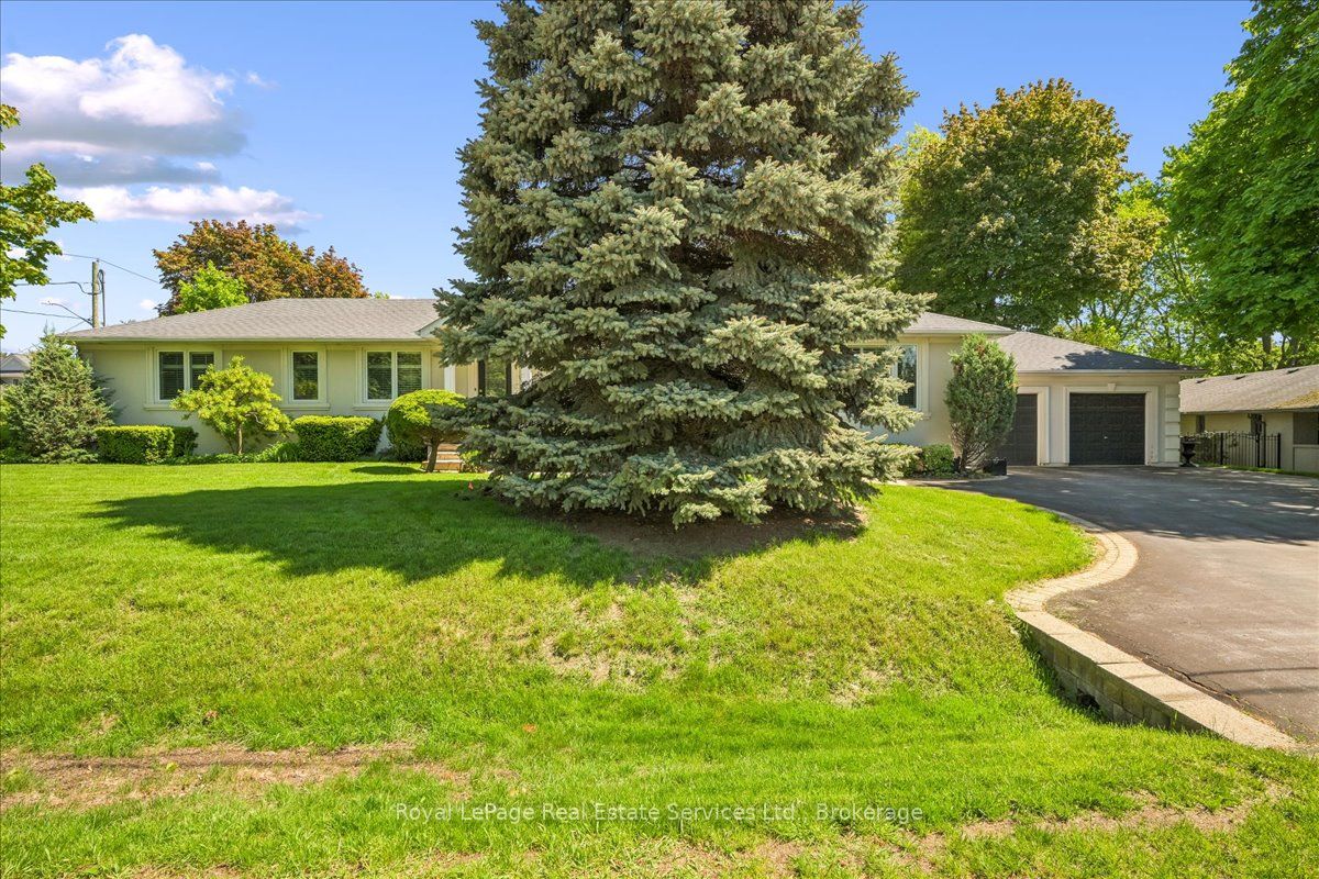281 Pinehurst Drive, Oakville, ON L6J 4X2 photo 2