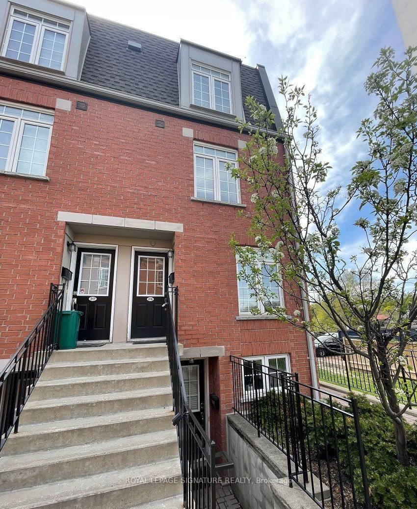 870 Jane Street 218, Toronto, ON M6N 4C2