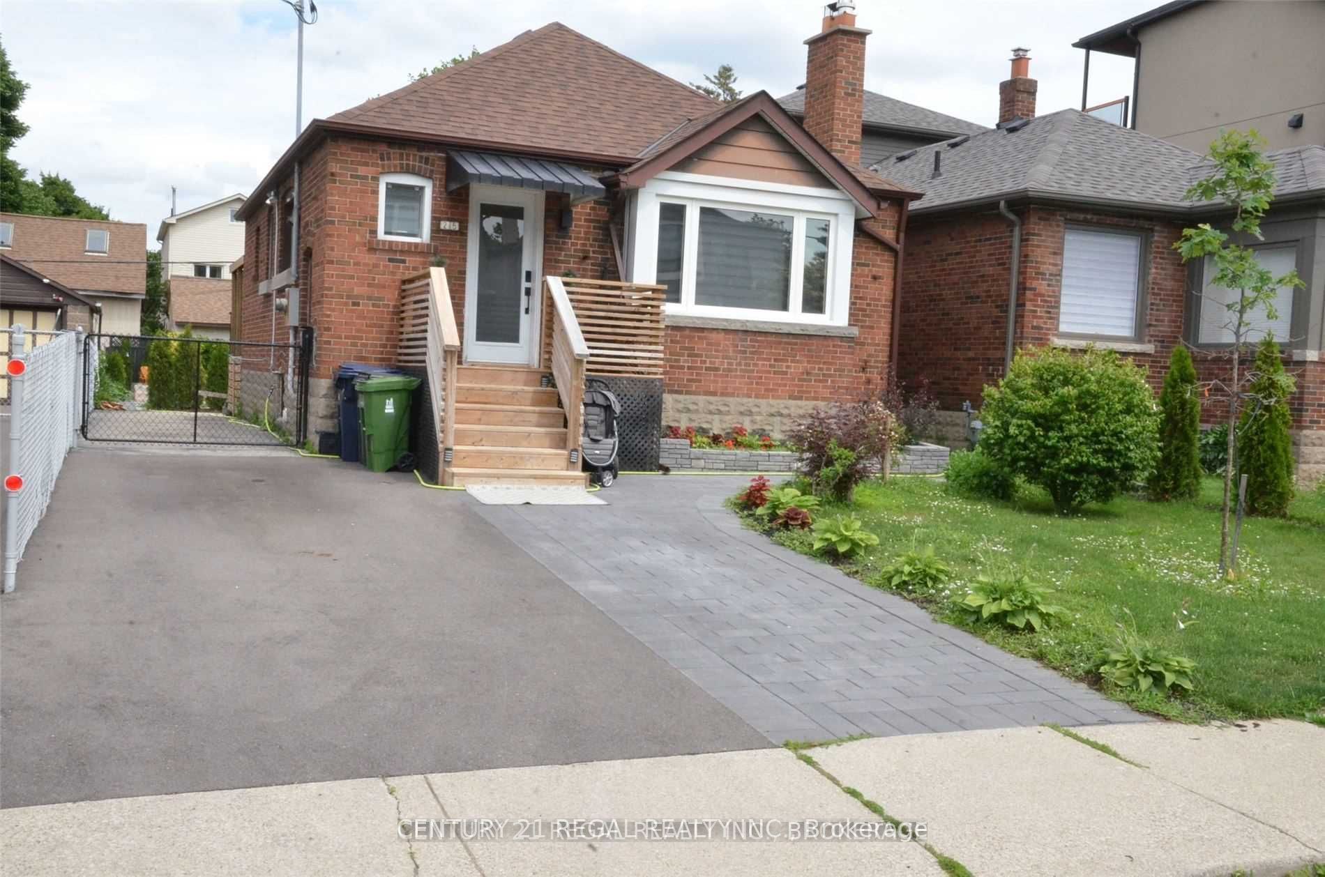 25 Sixth Street, Toronto, ON M5V 3A1