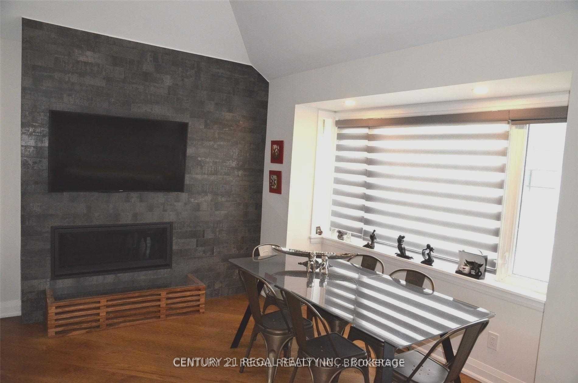 25 Sixth Street, Toronto, ON M5V 3A1 photo 4