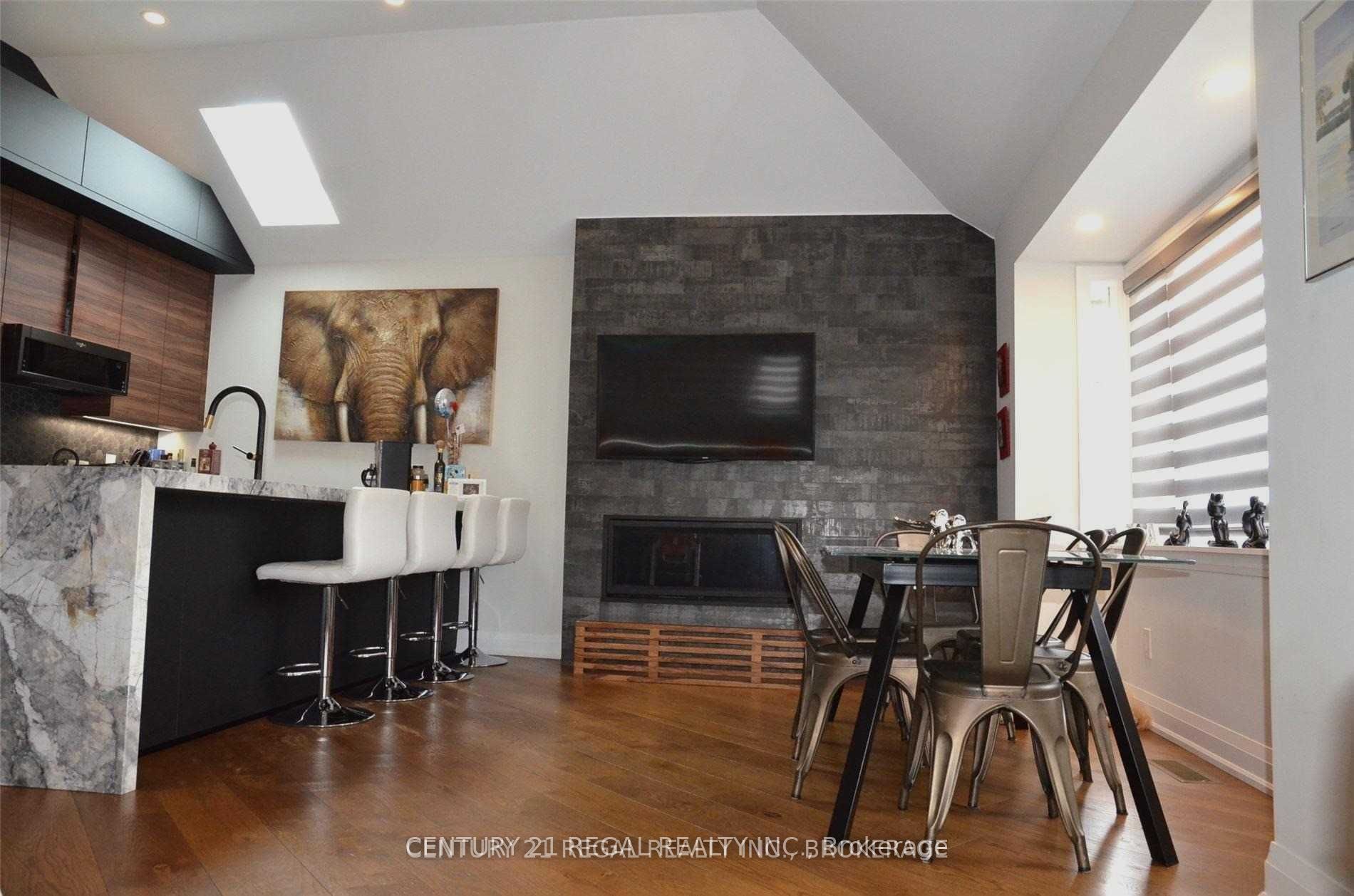 25 Sixth Street, Toronto, ON M5V 3A1 photo 5