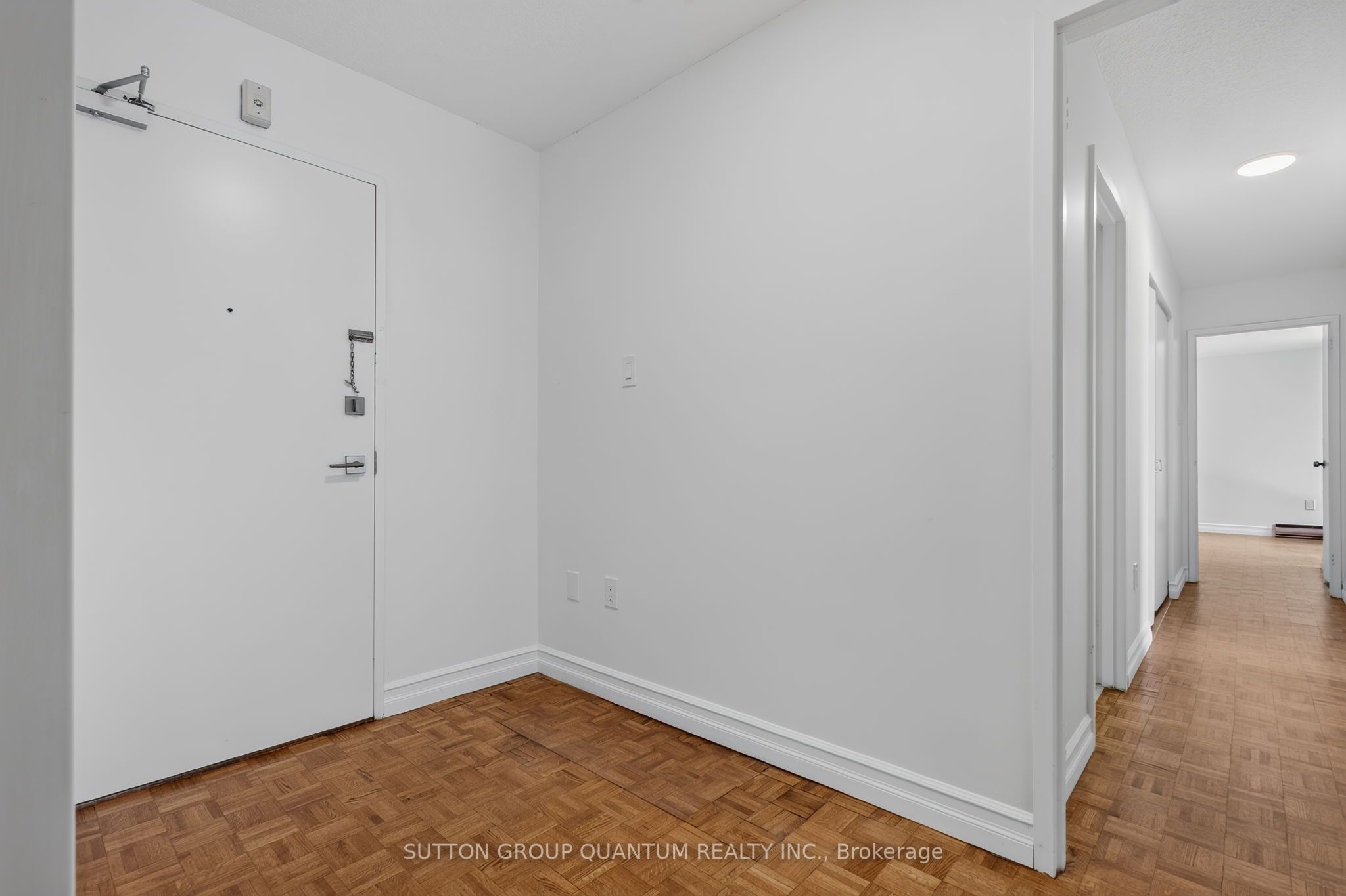 965 Inverhouse Drive 504, Mississauga, ON L5J 4B4 photo 4