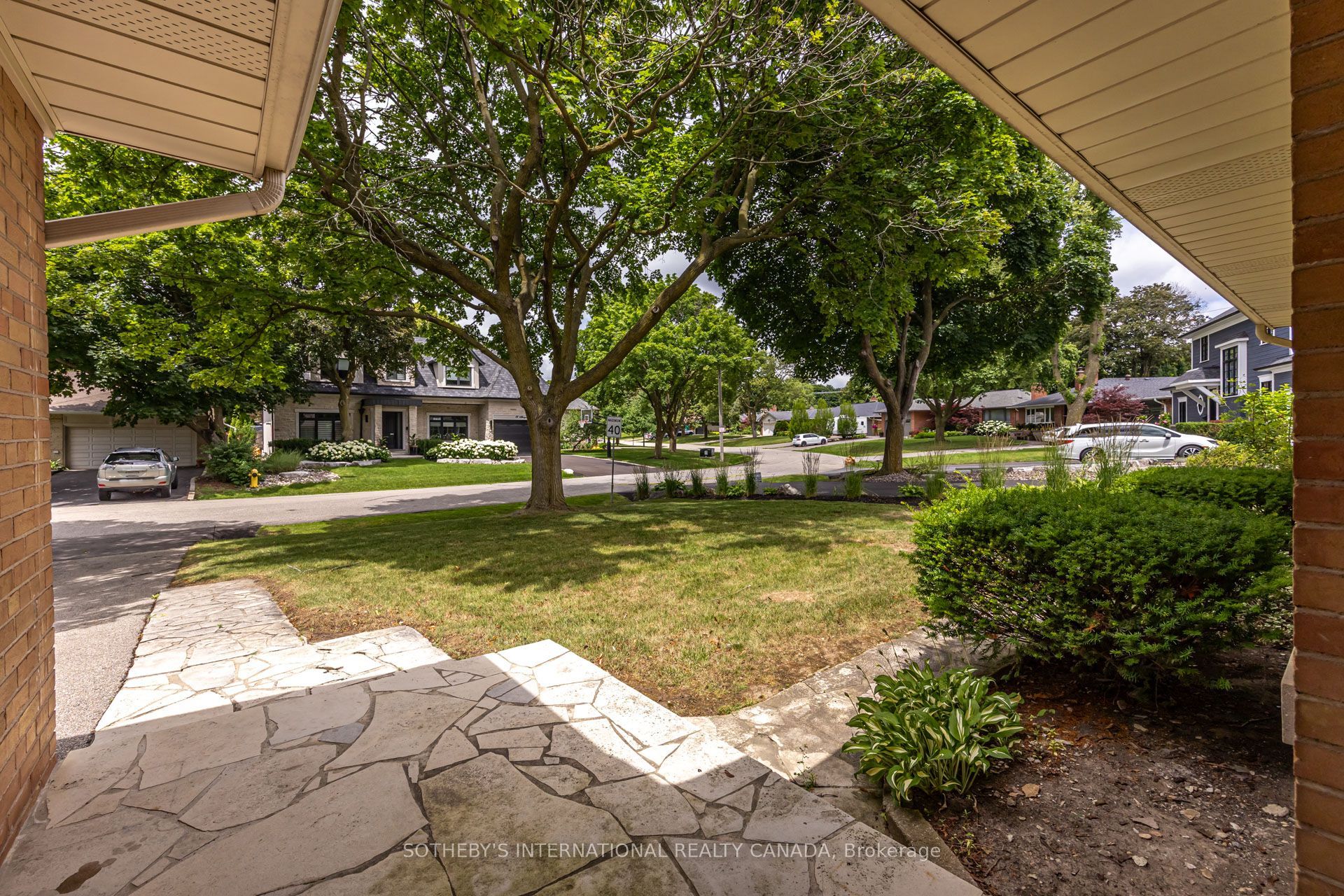 25 Abinger Crescent, Toronto, ON M9B 2Y4 photo 5