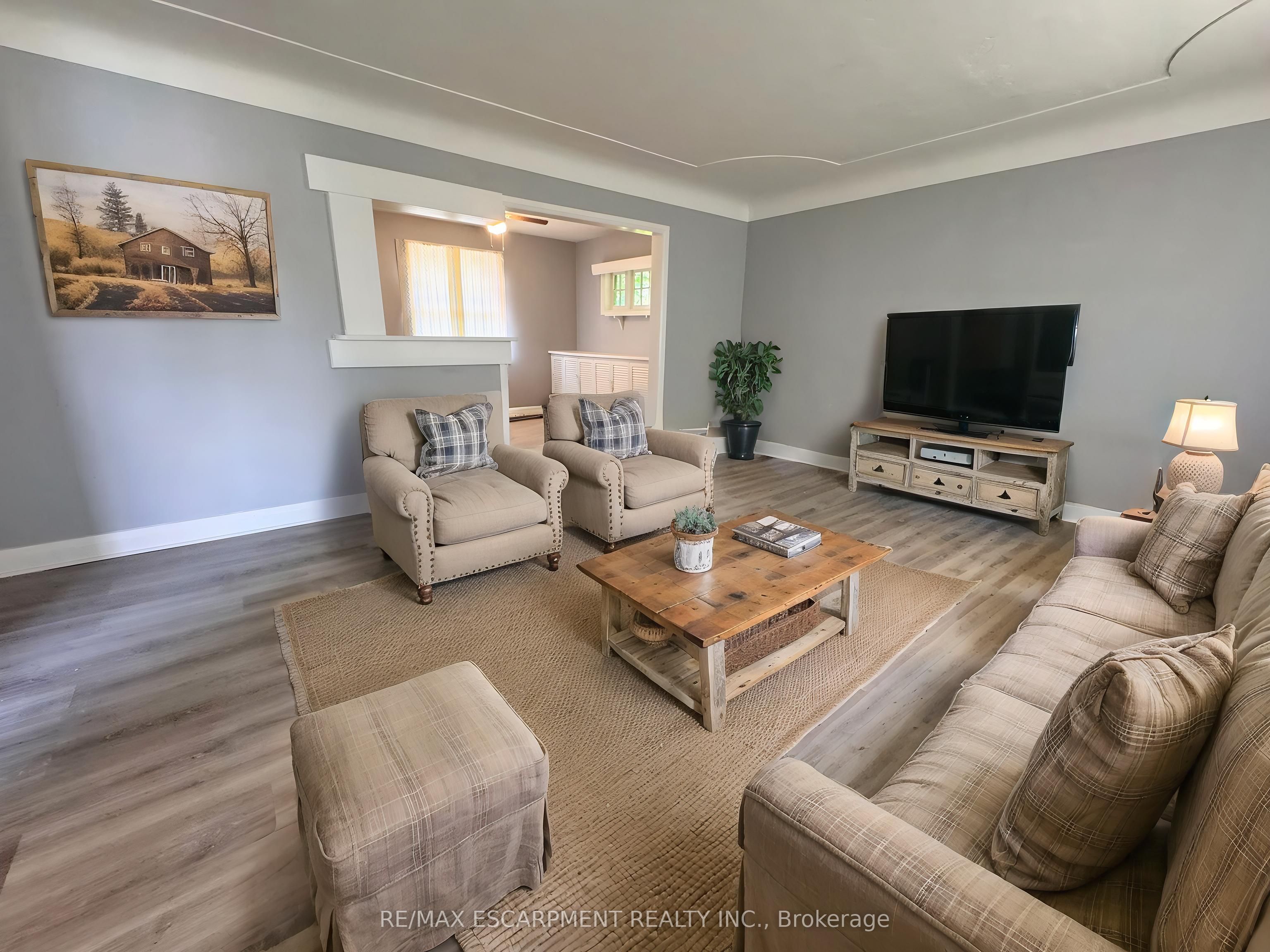 46 Plains Road Upper Unit, Burlington, ON L7T 2B9 photo 4